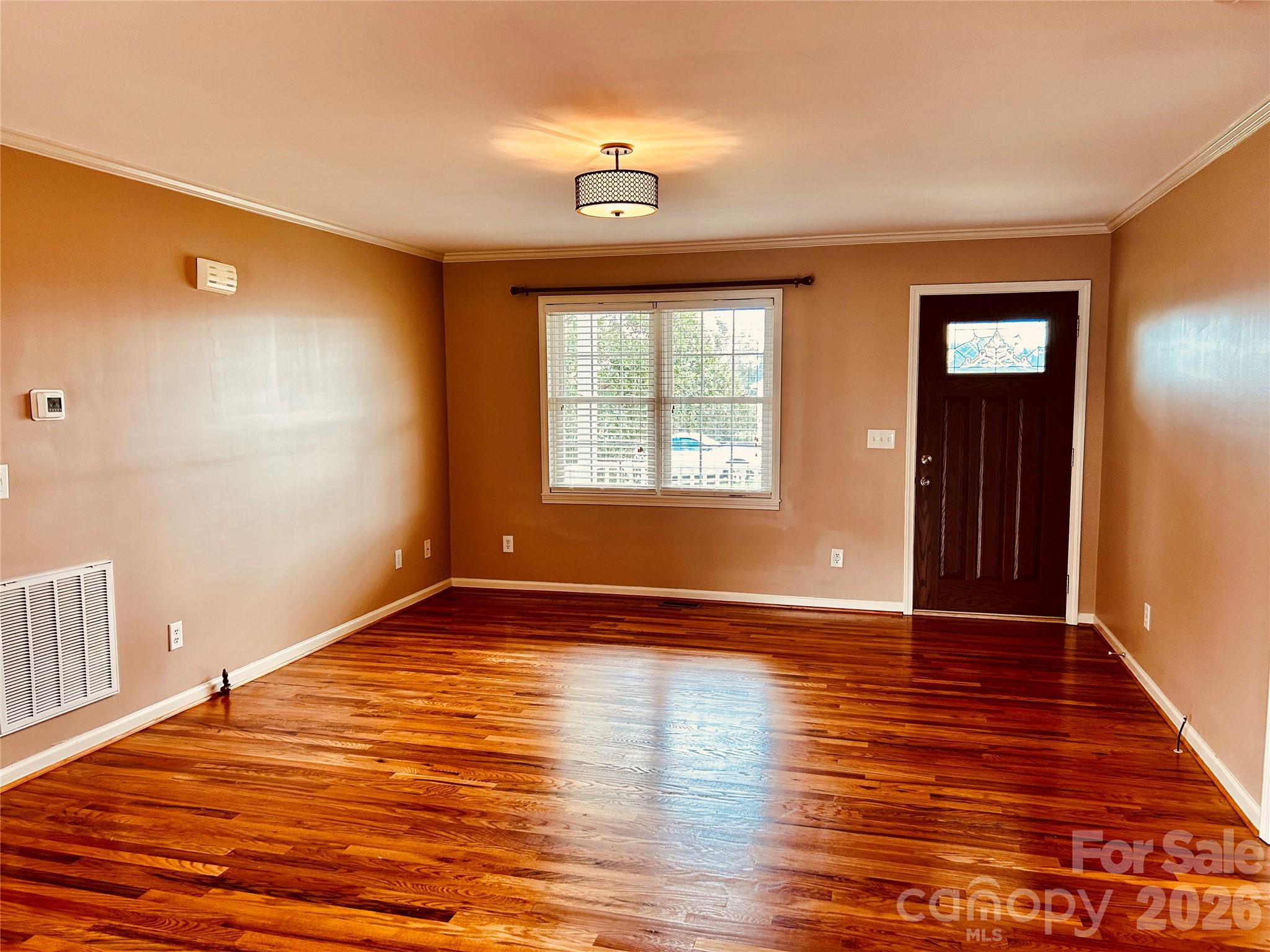 253 Stable Brook Lane Property Photo 5