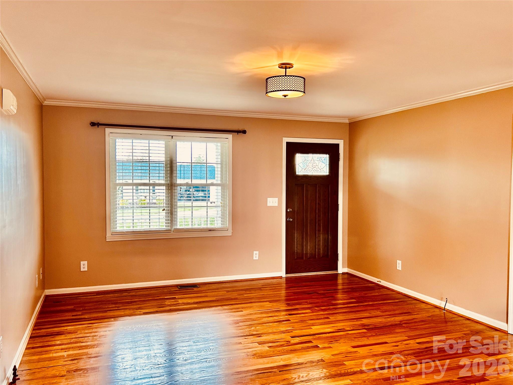253 Stable Brook Lane Property Photo 6
