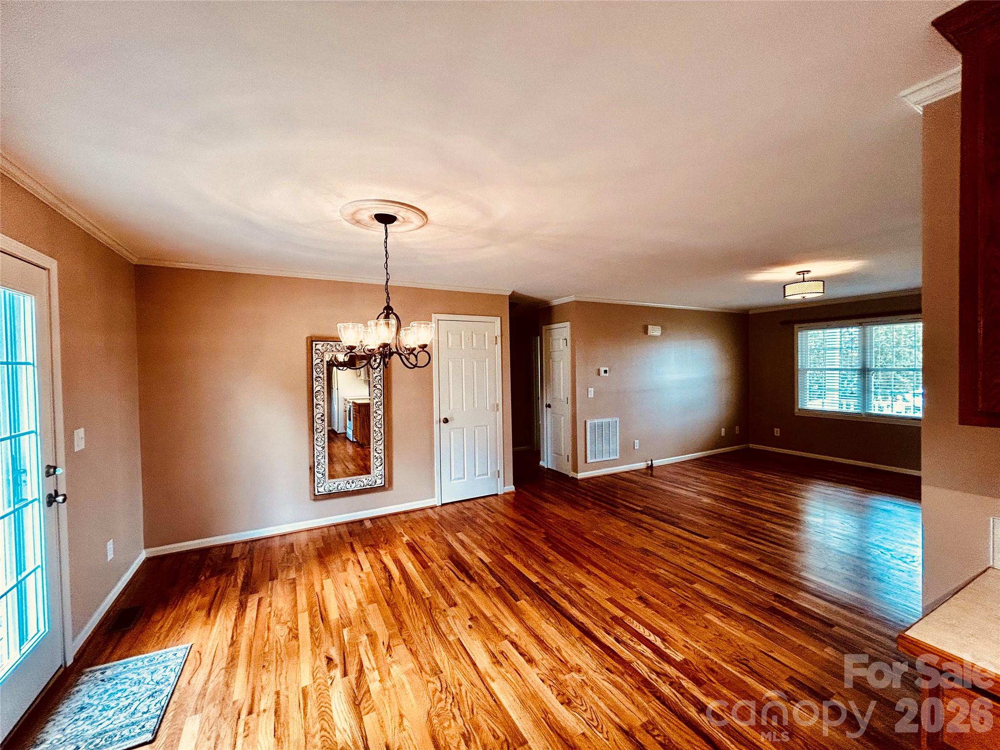 253 Stable Brook Lane Property Photo 7