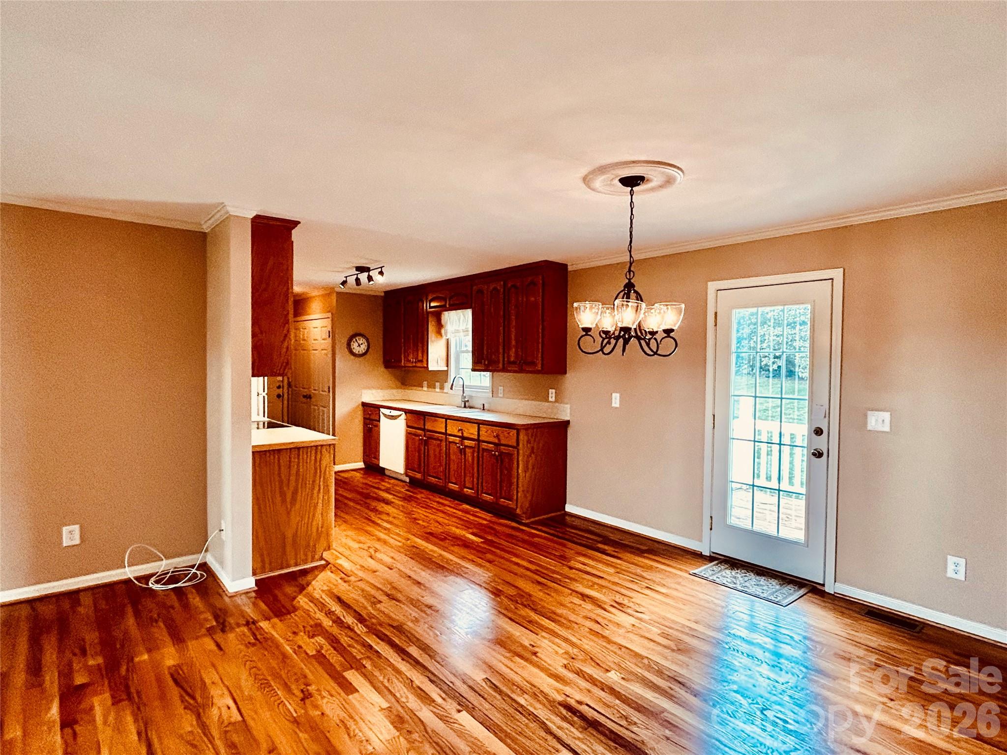 253 Stable Brook Lane Property Photo 8