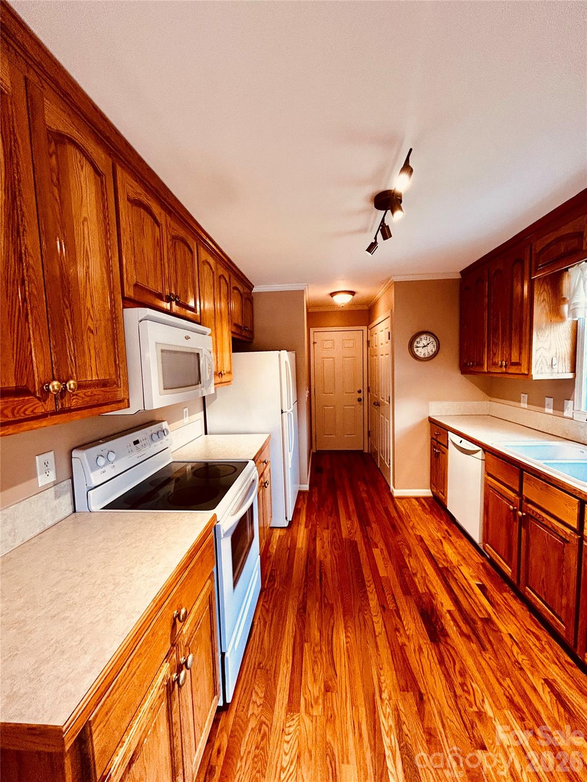 253 Stable Brook Lane Property Photo 11
