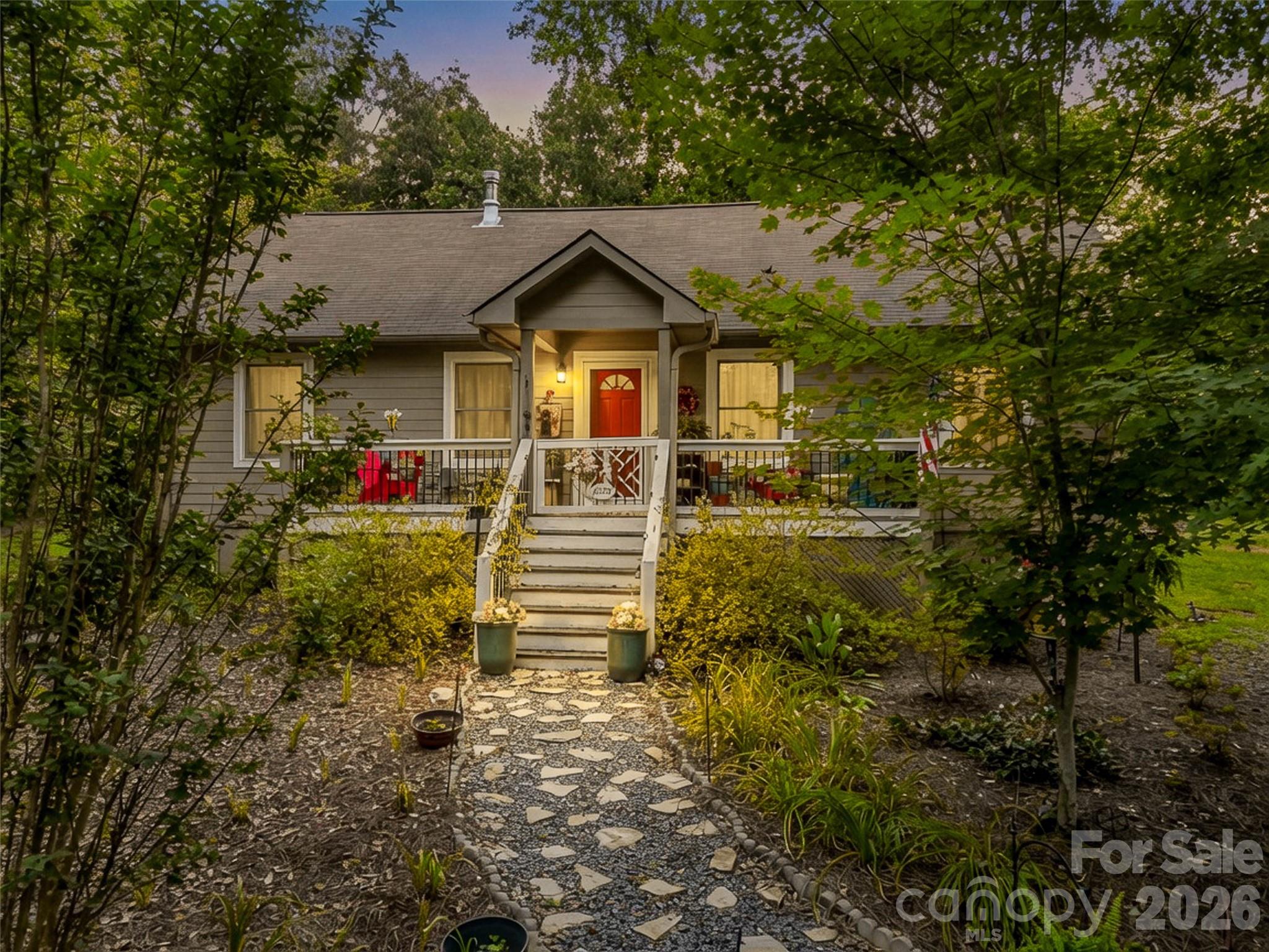 412 Whitestone Circle Property Photo 1