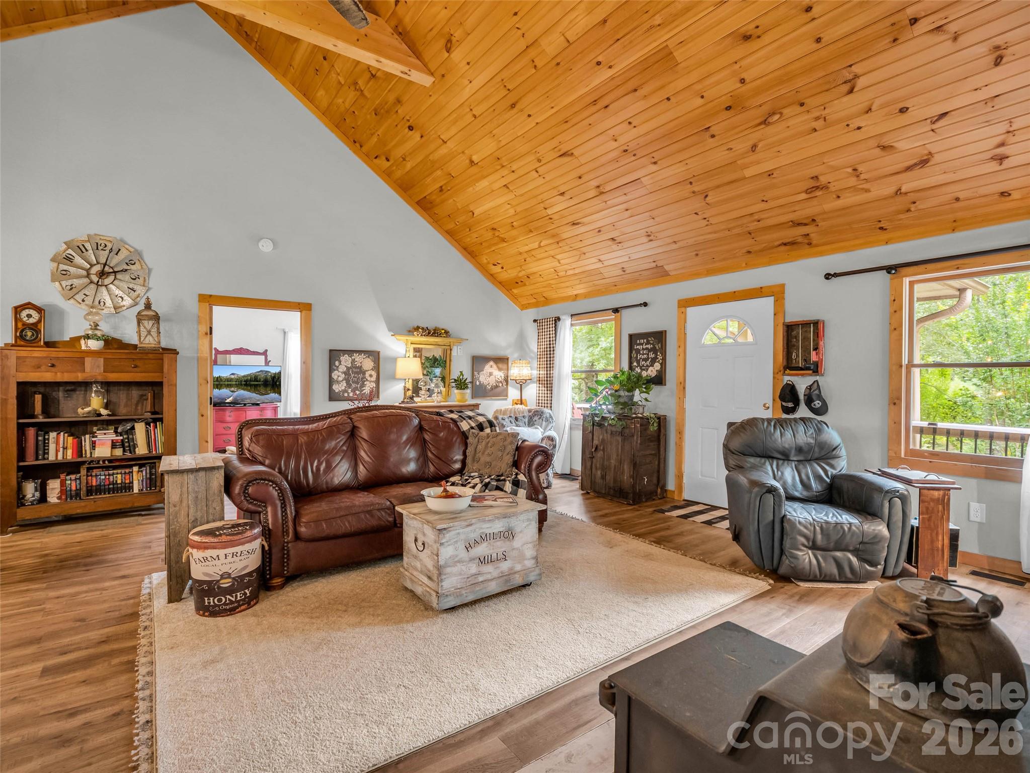 412 Whitestone Circle Property Photo 8