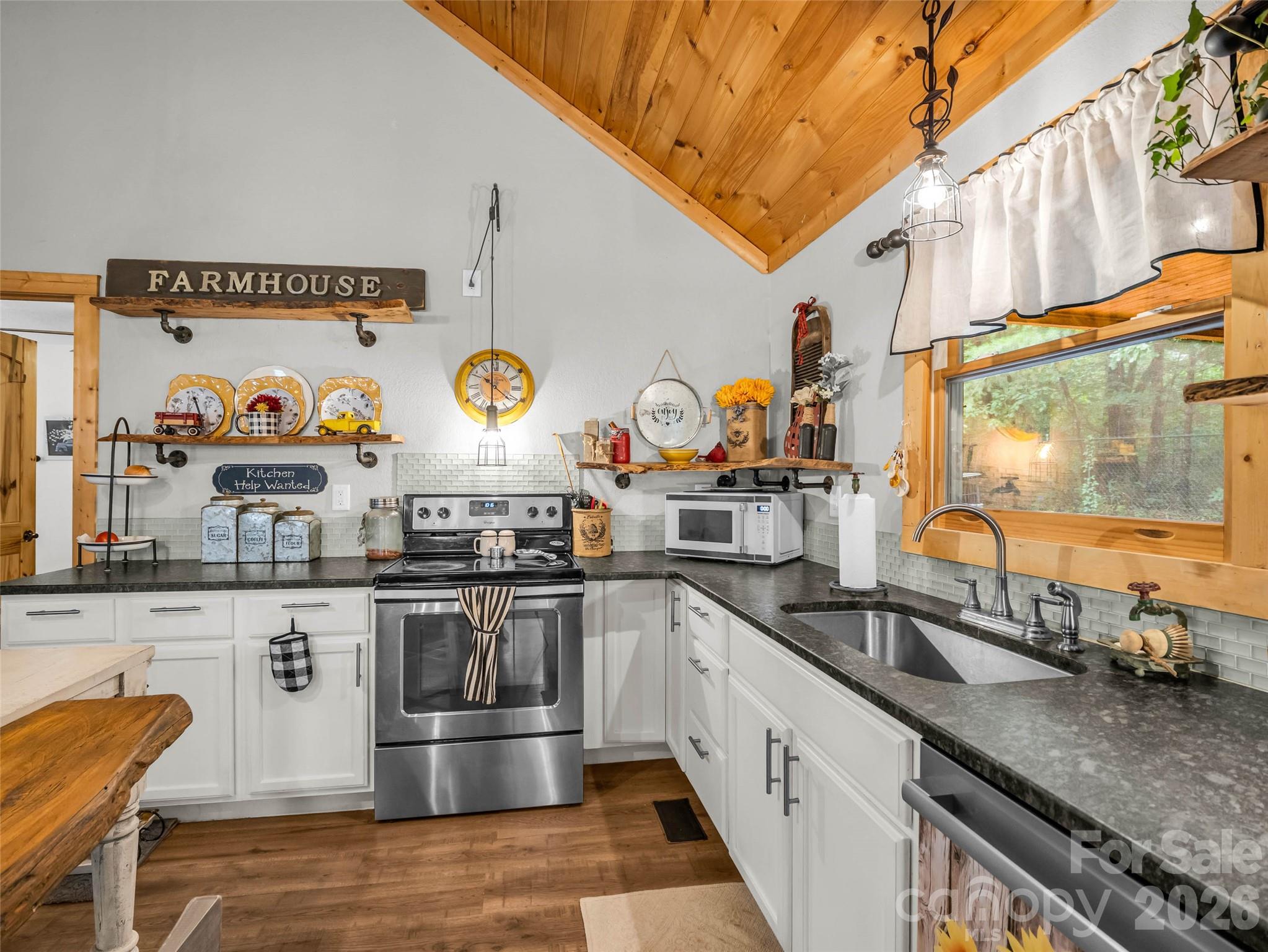 412 Whitestone Circle Property Photo 14