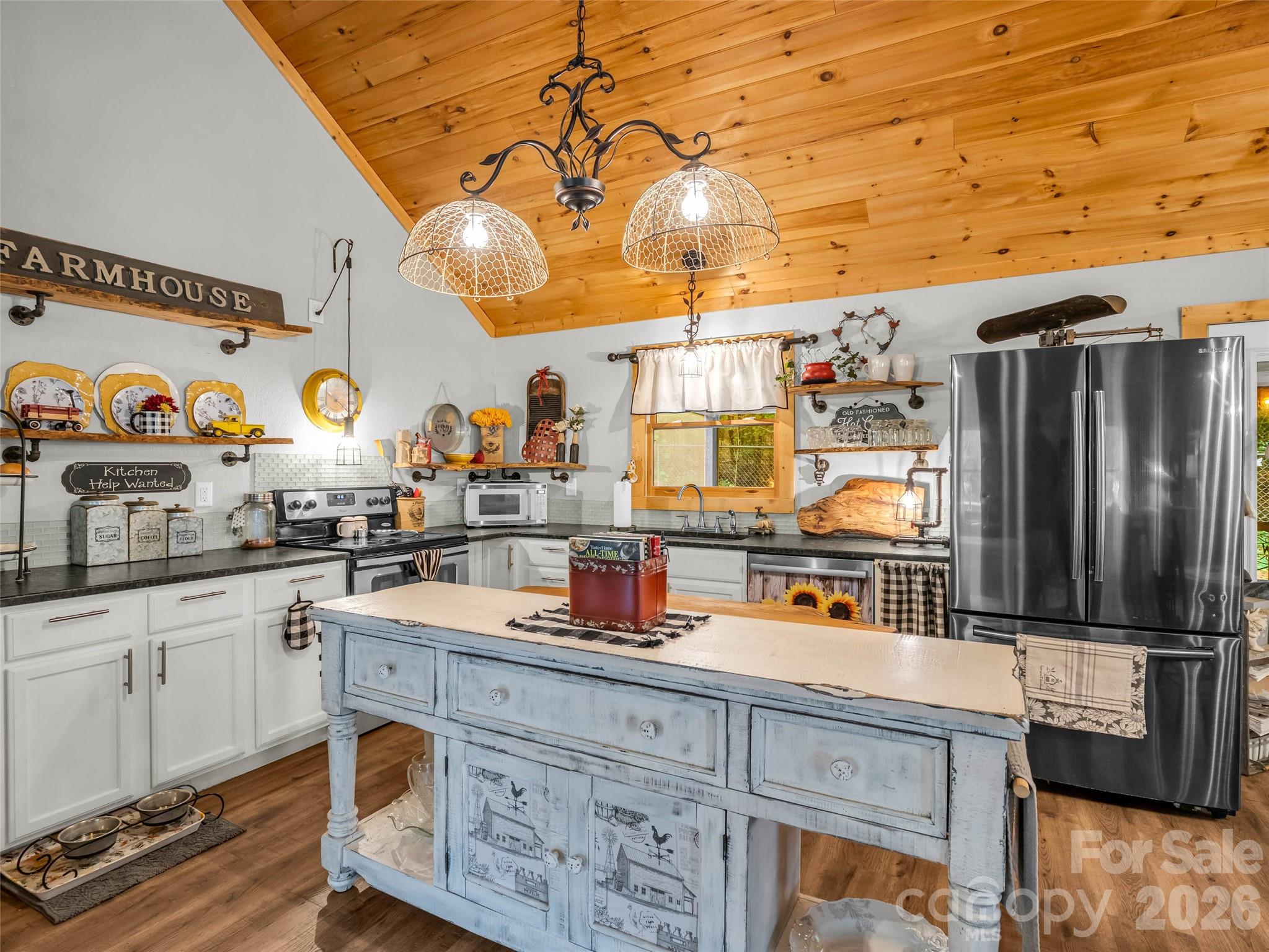412 Whitestone Circle Property Photo 15