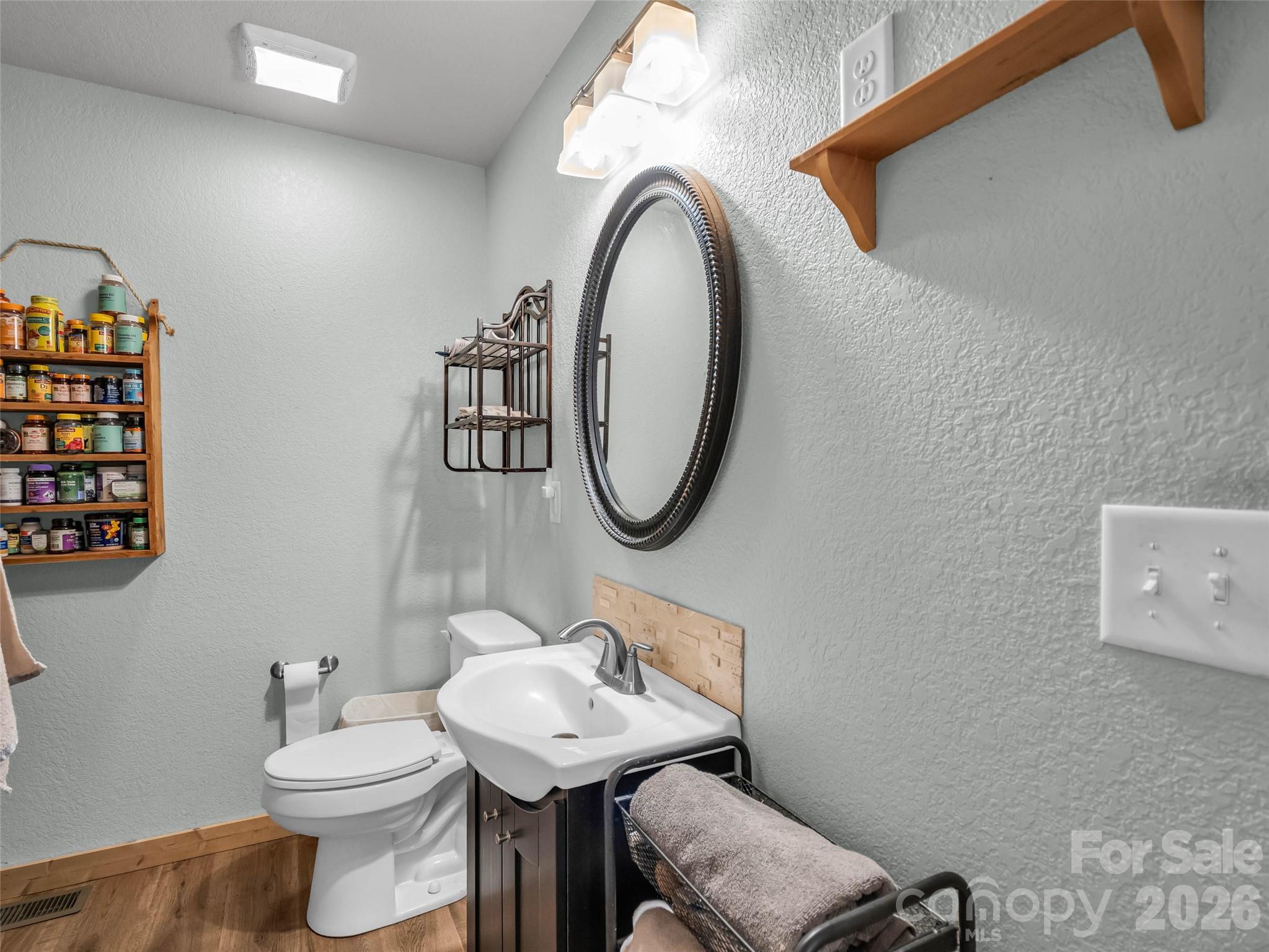 412 Whitestone Circle Property Photo 23