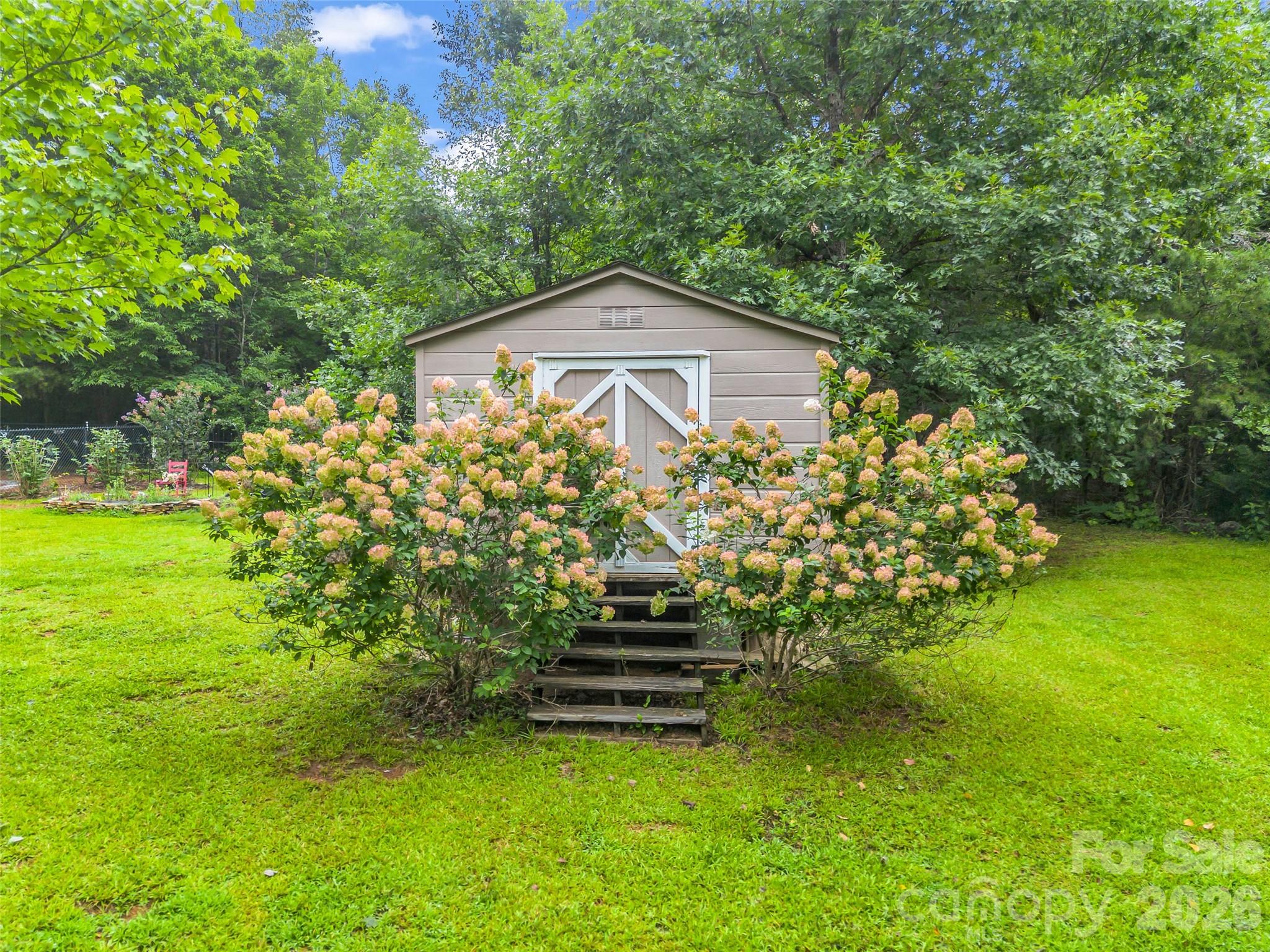 412 Whitestone Circle Property Photo 27