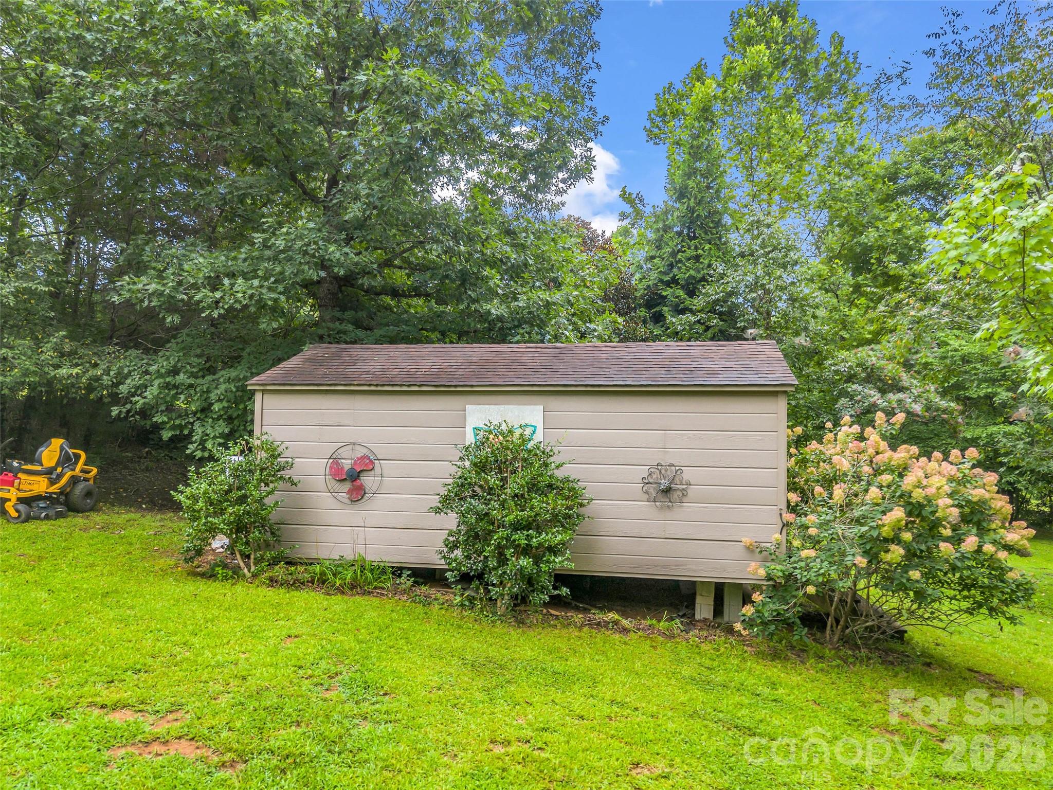 412 Whitestone Circle Property Photo 28