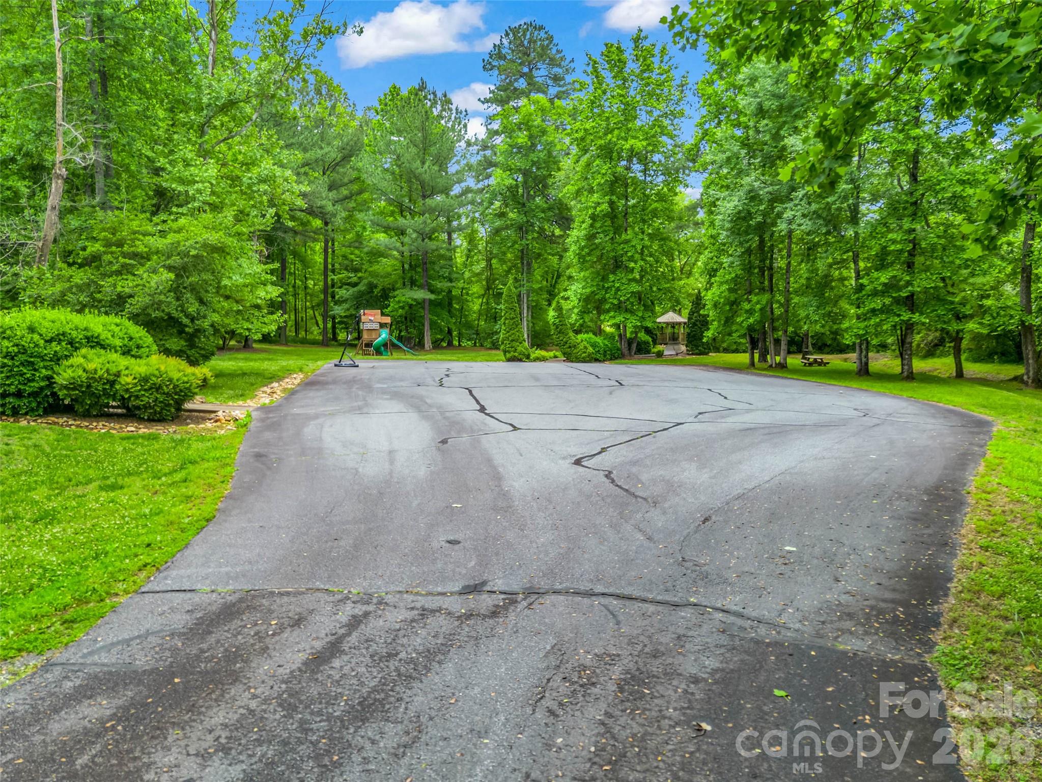 412 Whitestone Circle Property Photo 33