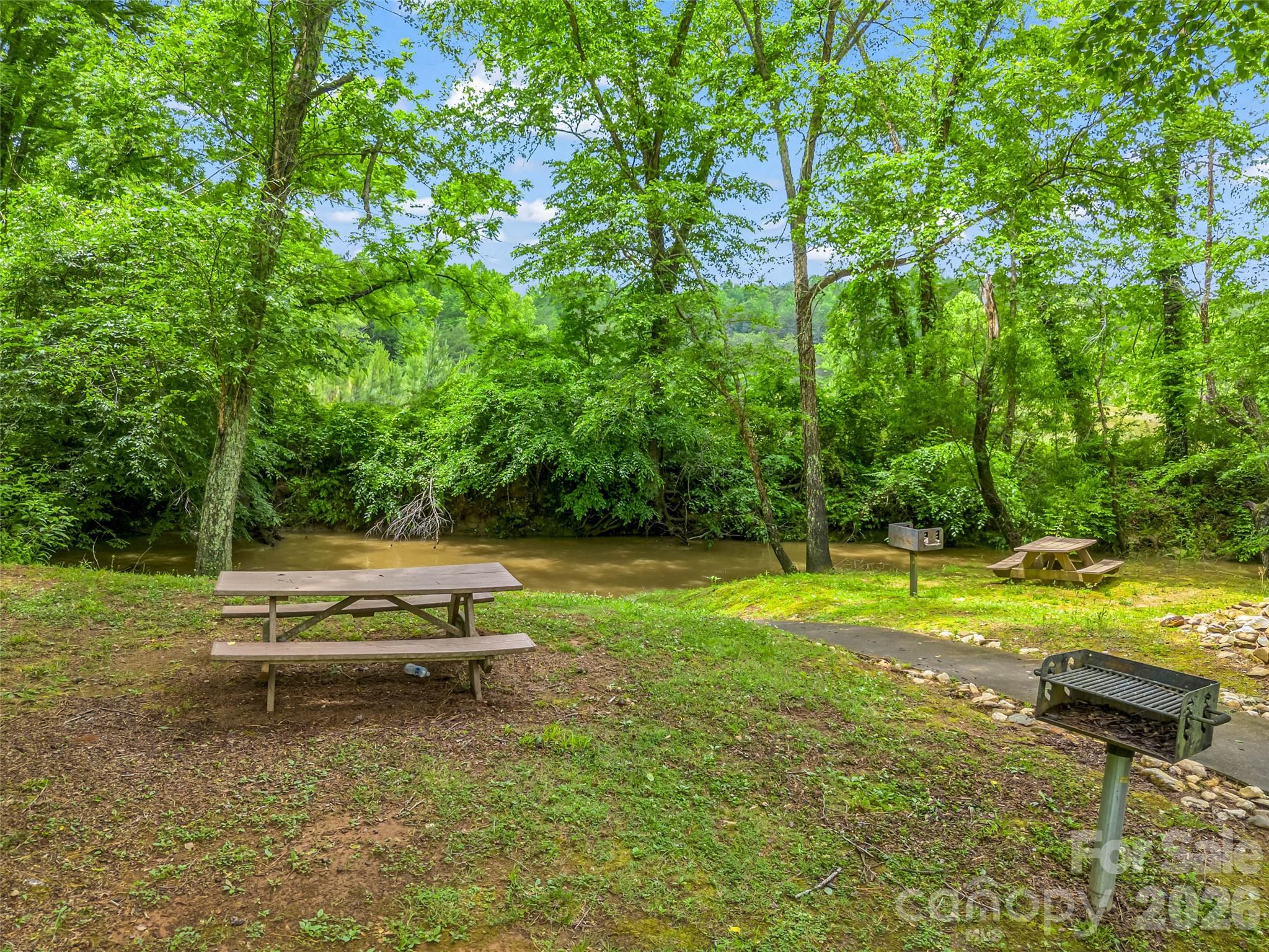 412 Whitestone Circle Property Photo 37