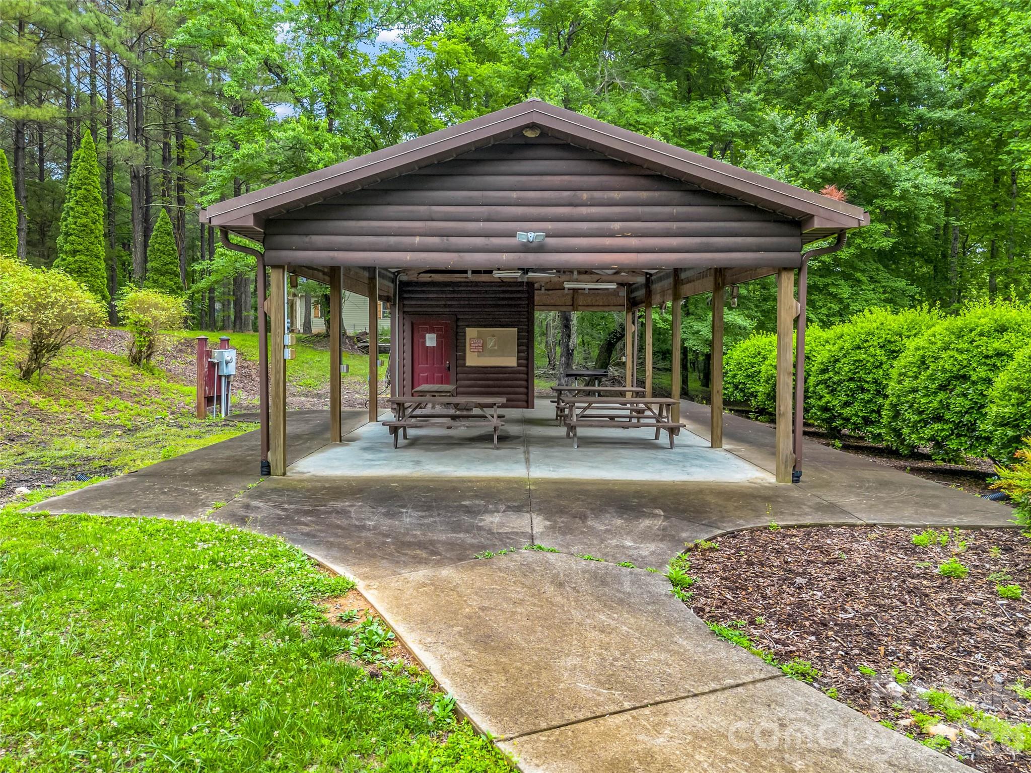 412 Whitestone Circle Property Photo 39