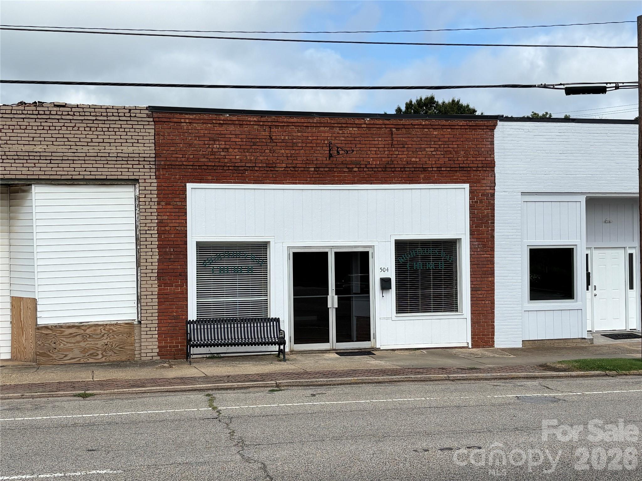 504 S Main Street Property Photo 1
