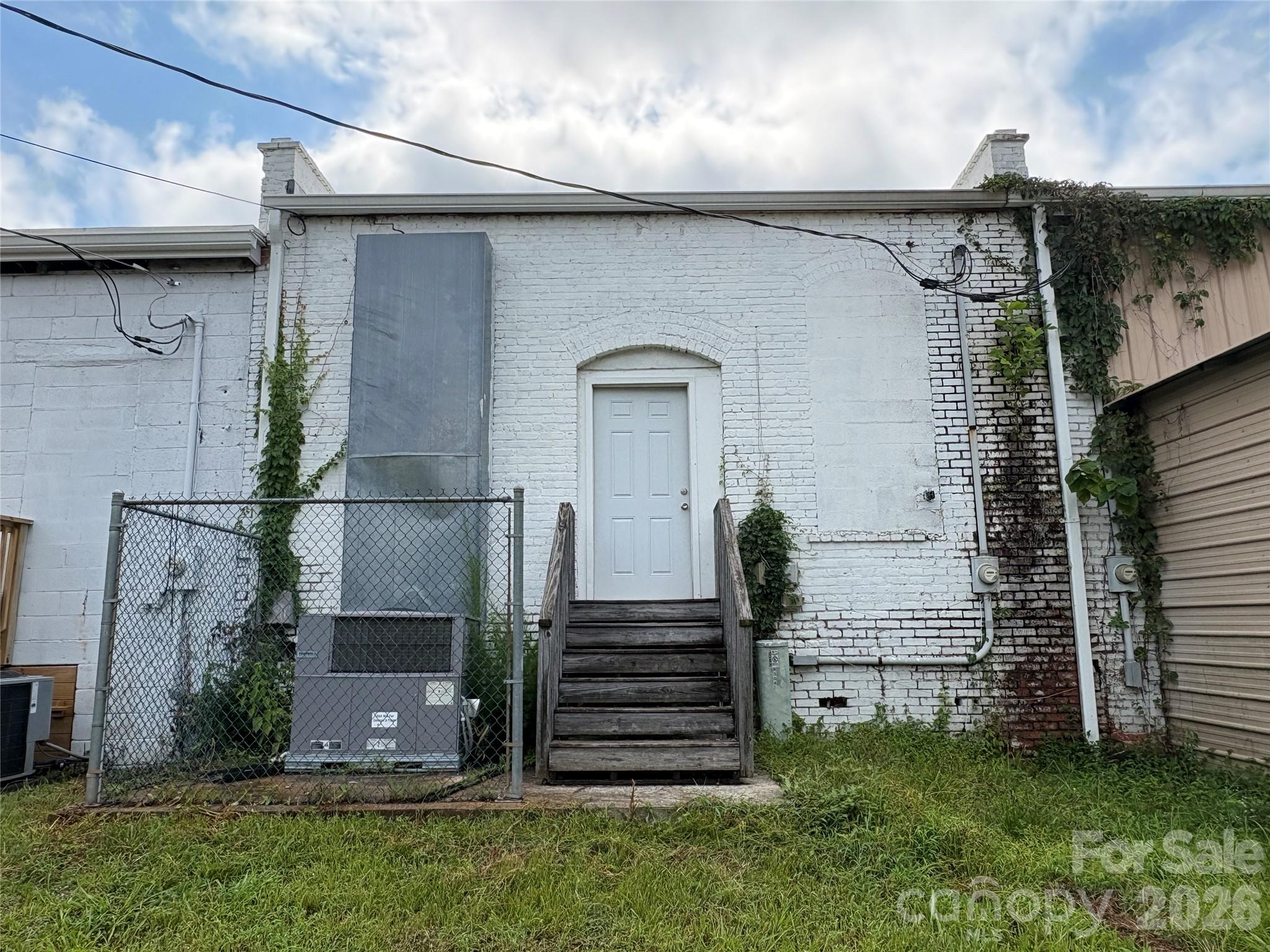 504 S Main Street Property Photo 11