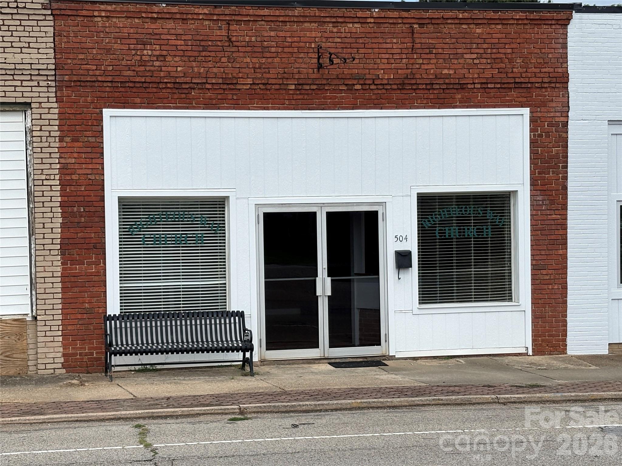 504 S Main Street Property Photo 12