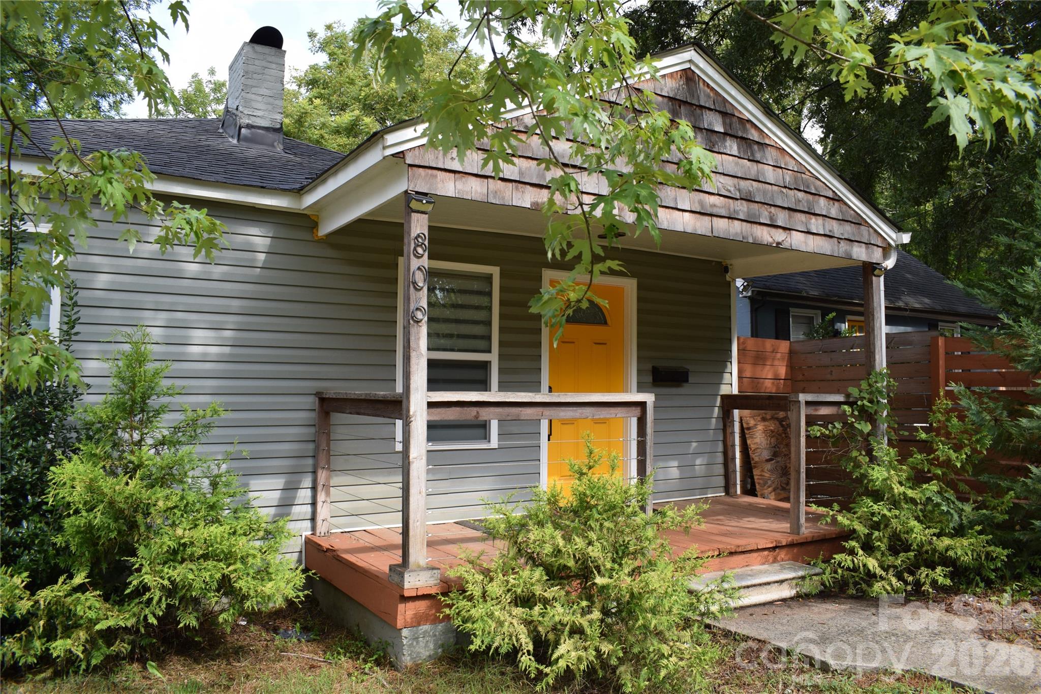 806 Cantwell Street Property Photo 1