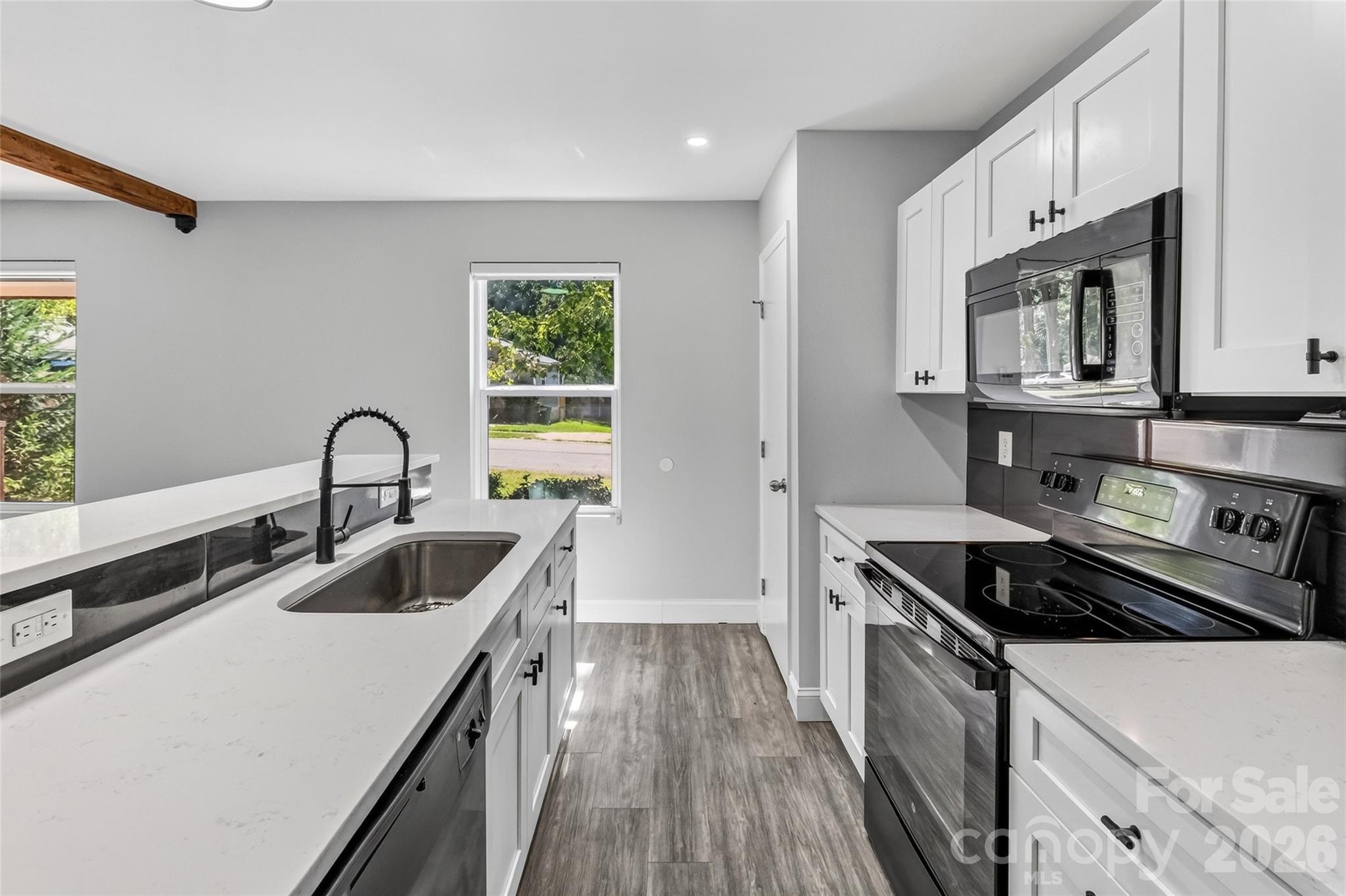 806 Cantwell Street Property Photo 1