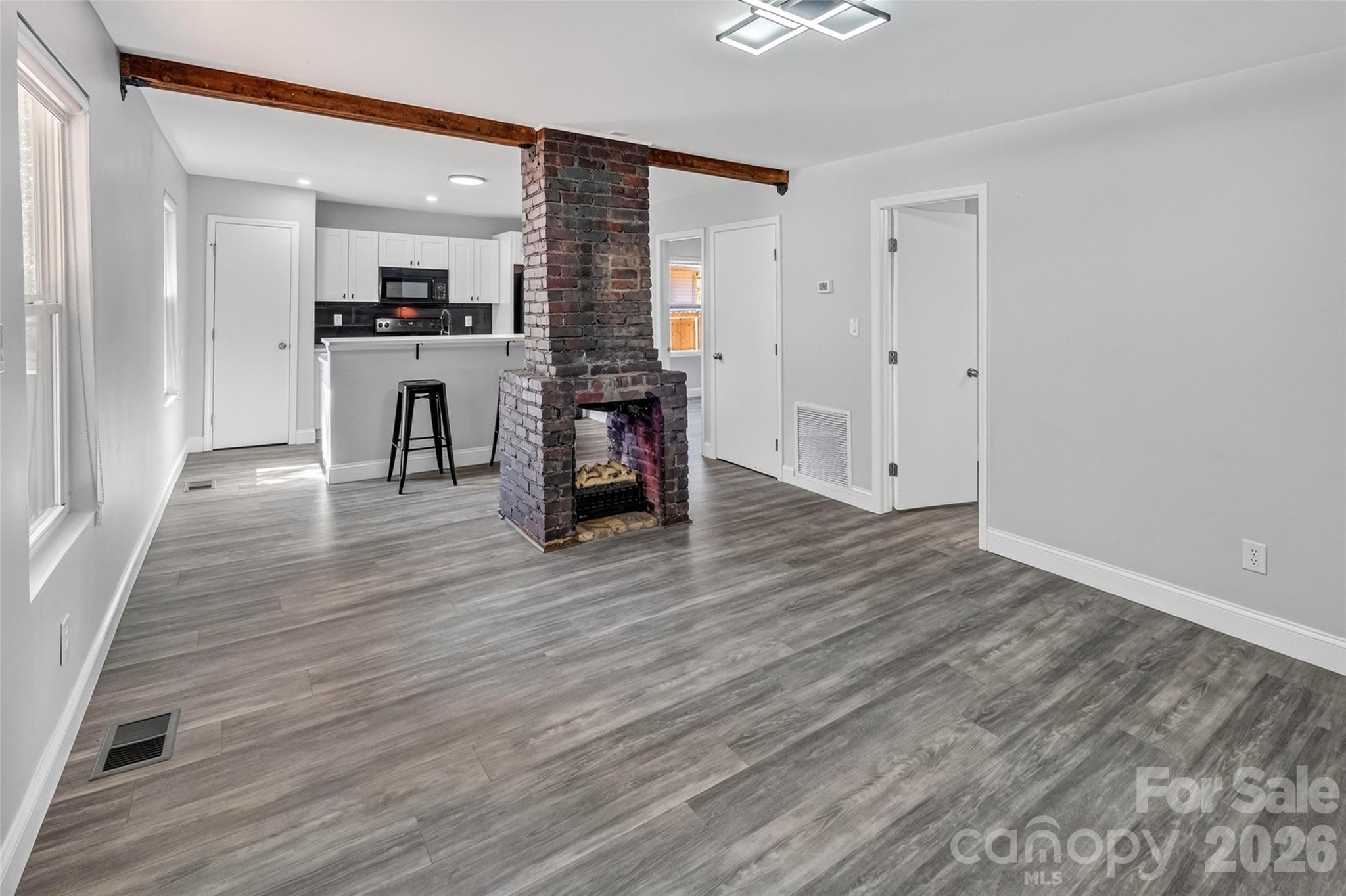 806 Cantwell Street Property Photo 3