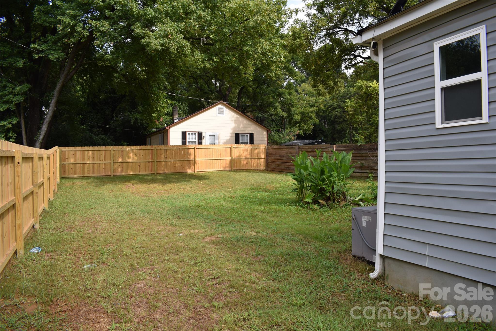 806 Cantwell Street Property Photo 4