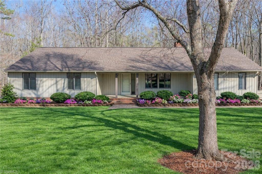 682 Cecil Street Property Photo 1