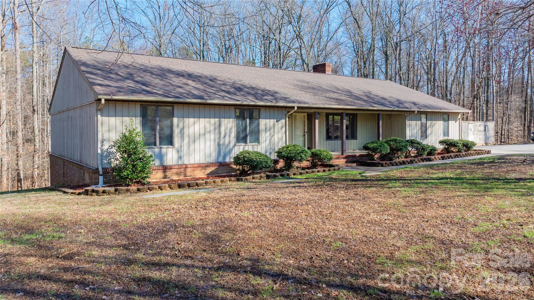 682 Cecil Street Property Photo 3