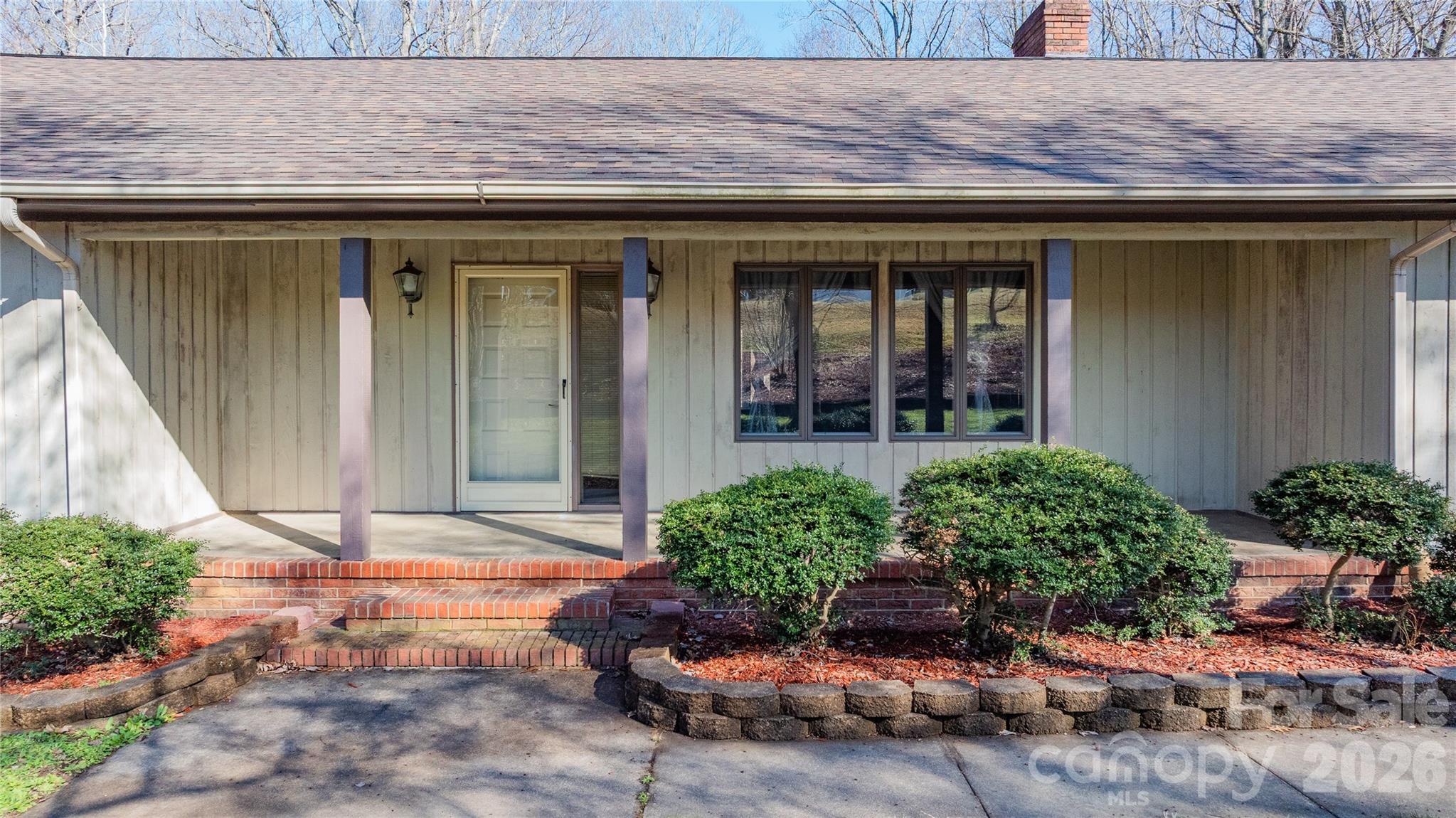 682 Cecil Street Property Photo 4