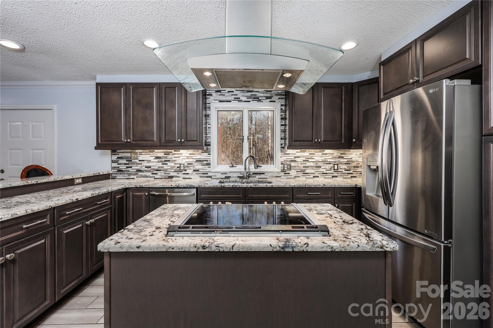 682 Cecil Street Property Photo 12