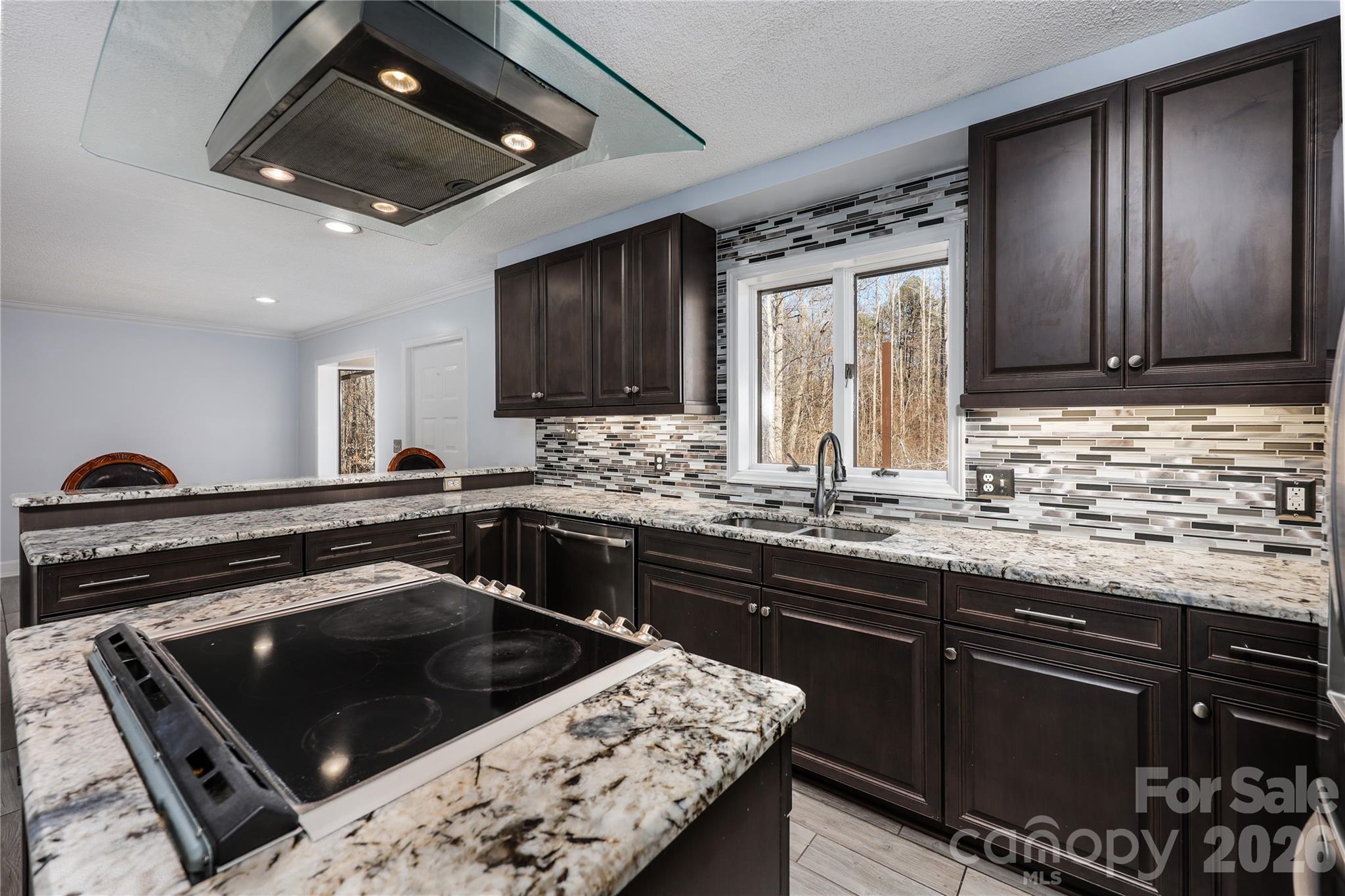 682 Cecil Street Property Photo 13