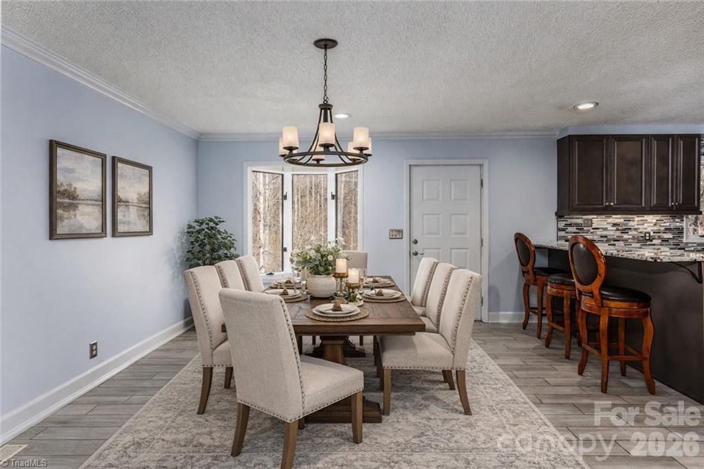 682 Cecil Street Property Photo 14