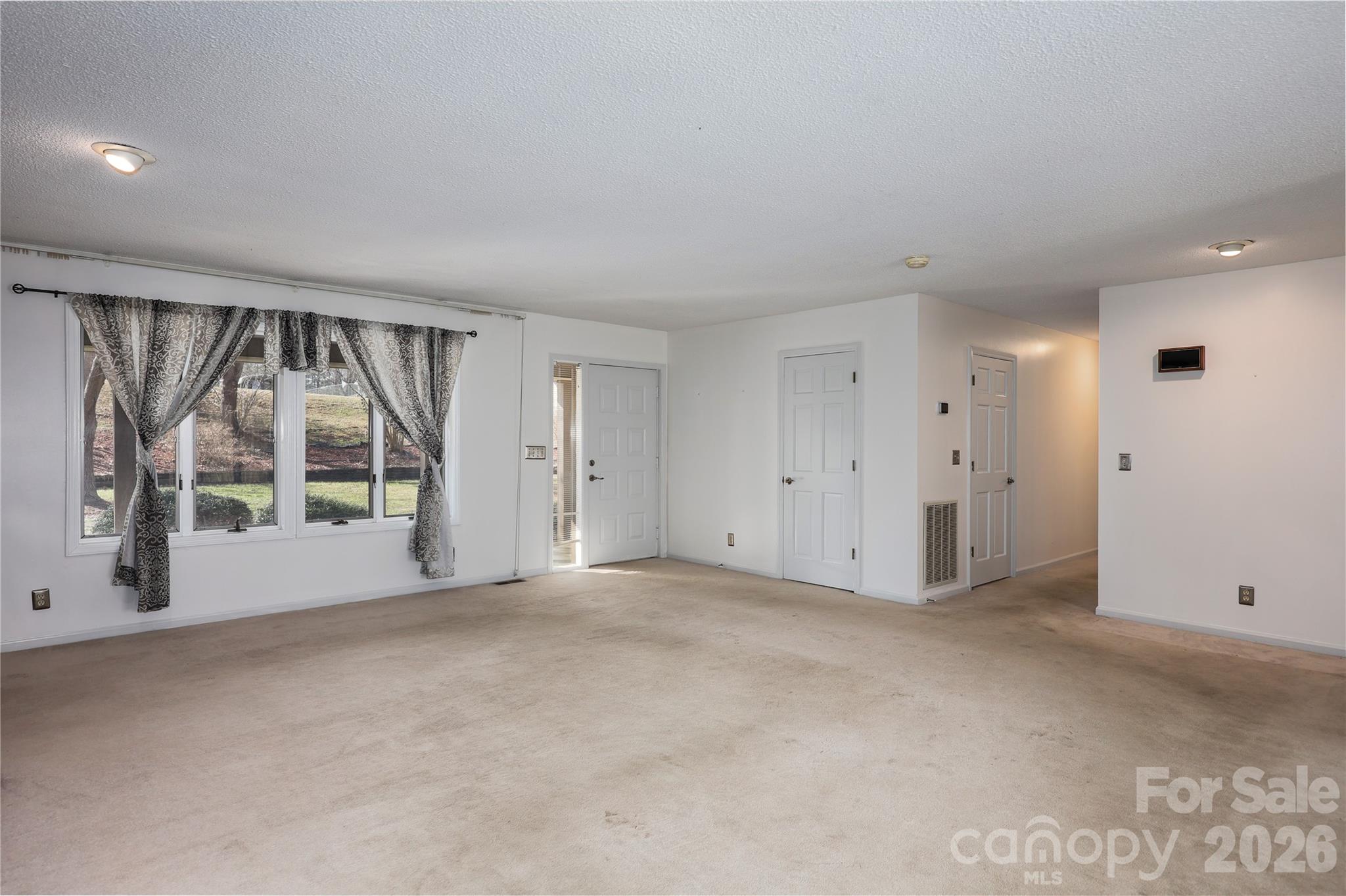 682 Cecil Street Property Photo 18