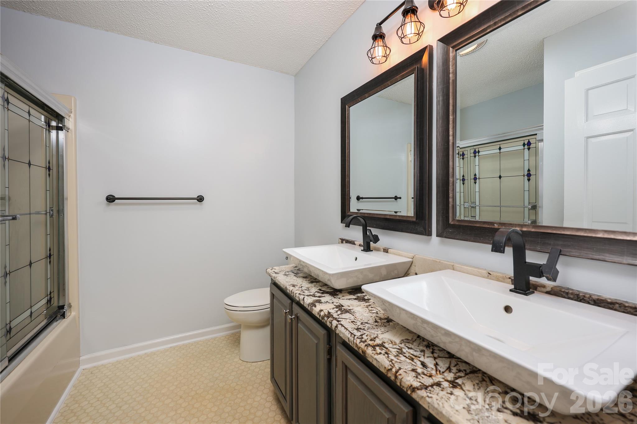 682 Cecil Street Property Photo 20
