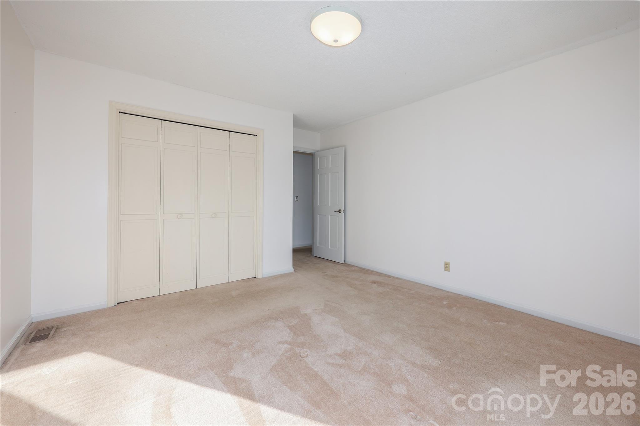 682 Cecil Street Property Photo 22