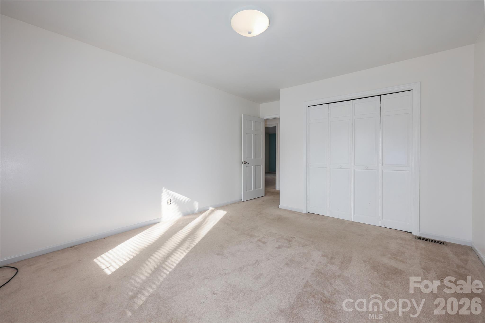 682 Cecil Street Property Photo 25