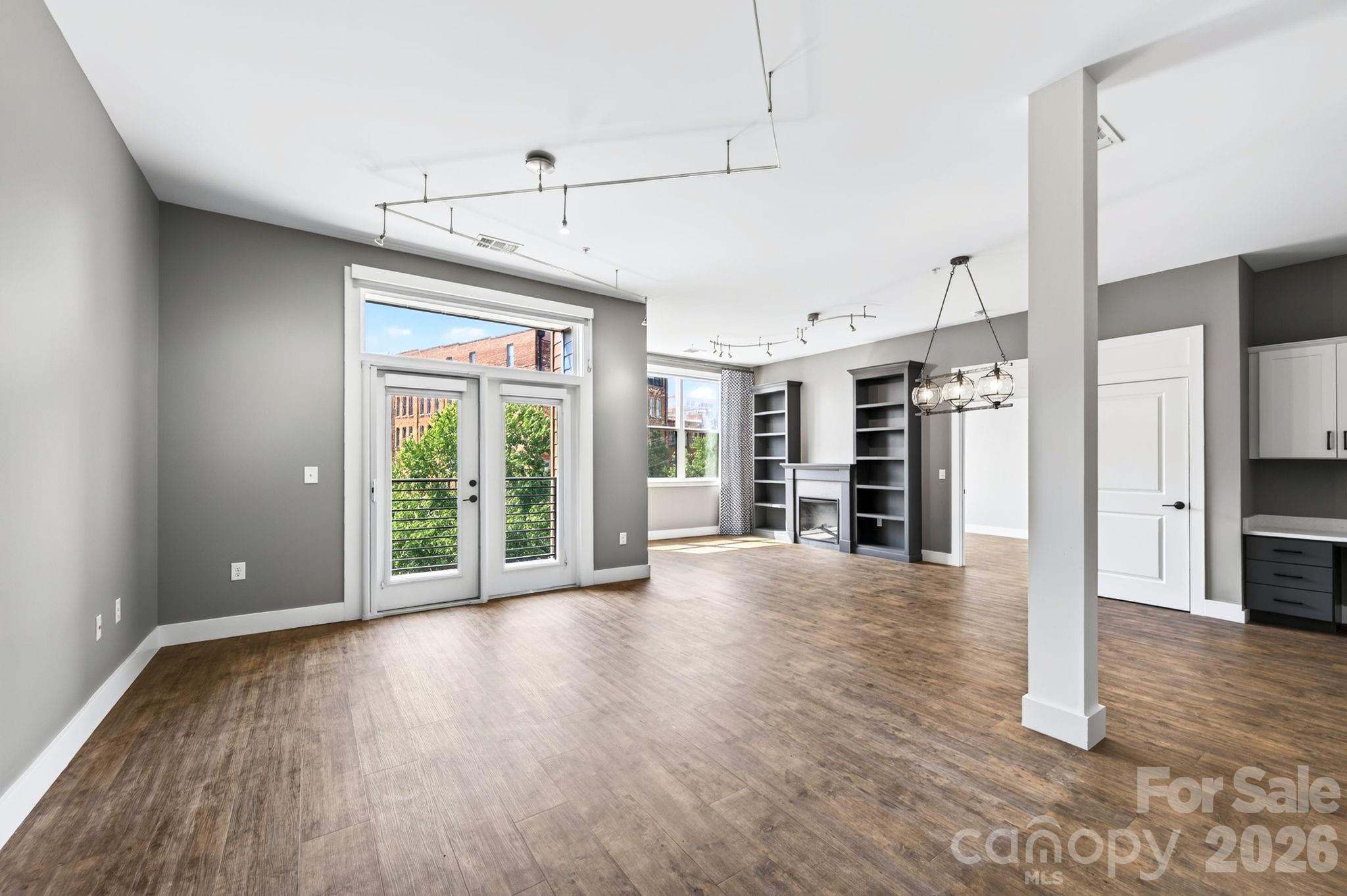 55 S Market Street 404 Property Photo 4