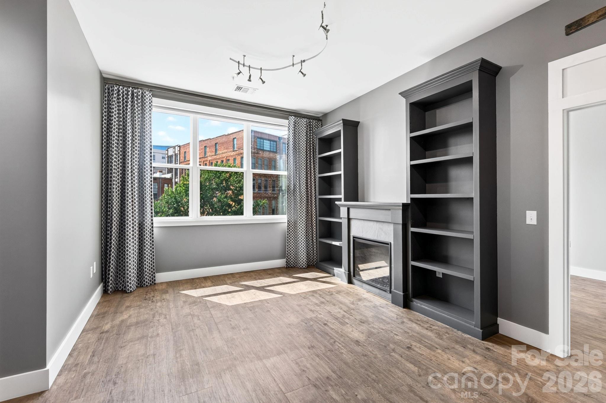 55 S Market Street 404 Property Photo 6