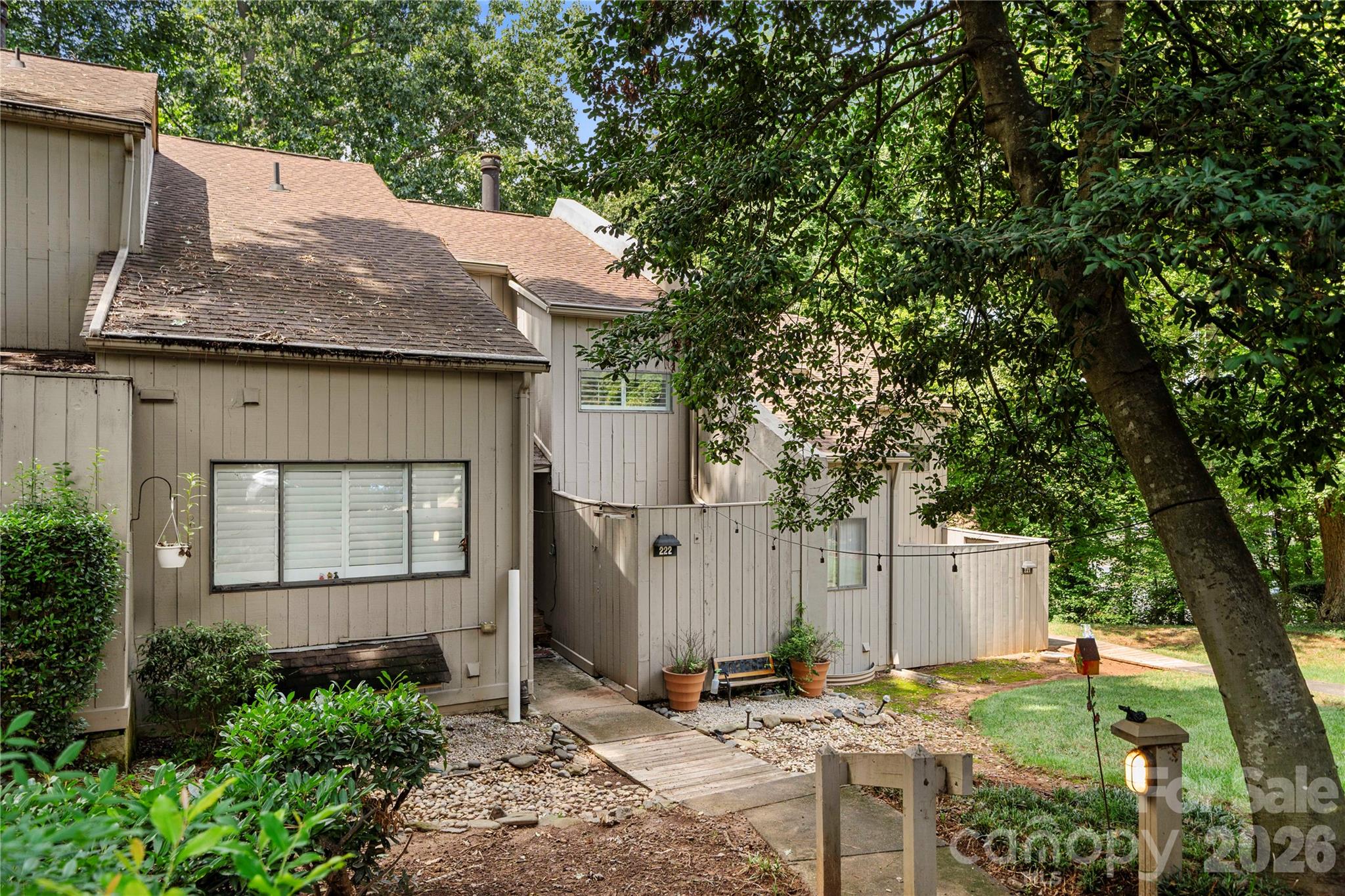 222 Riverview Terrace Property Photo 2