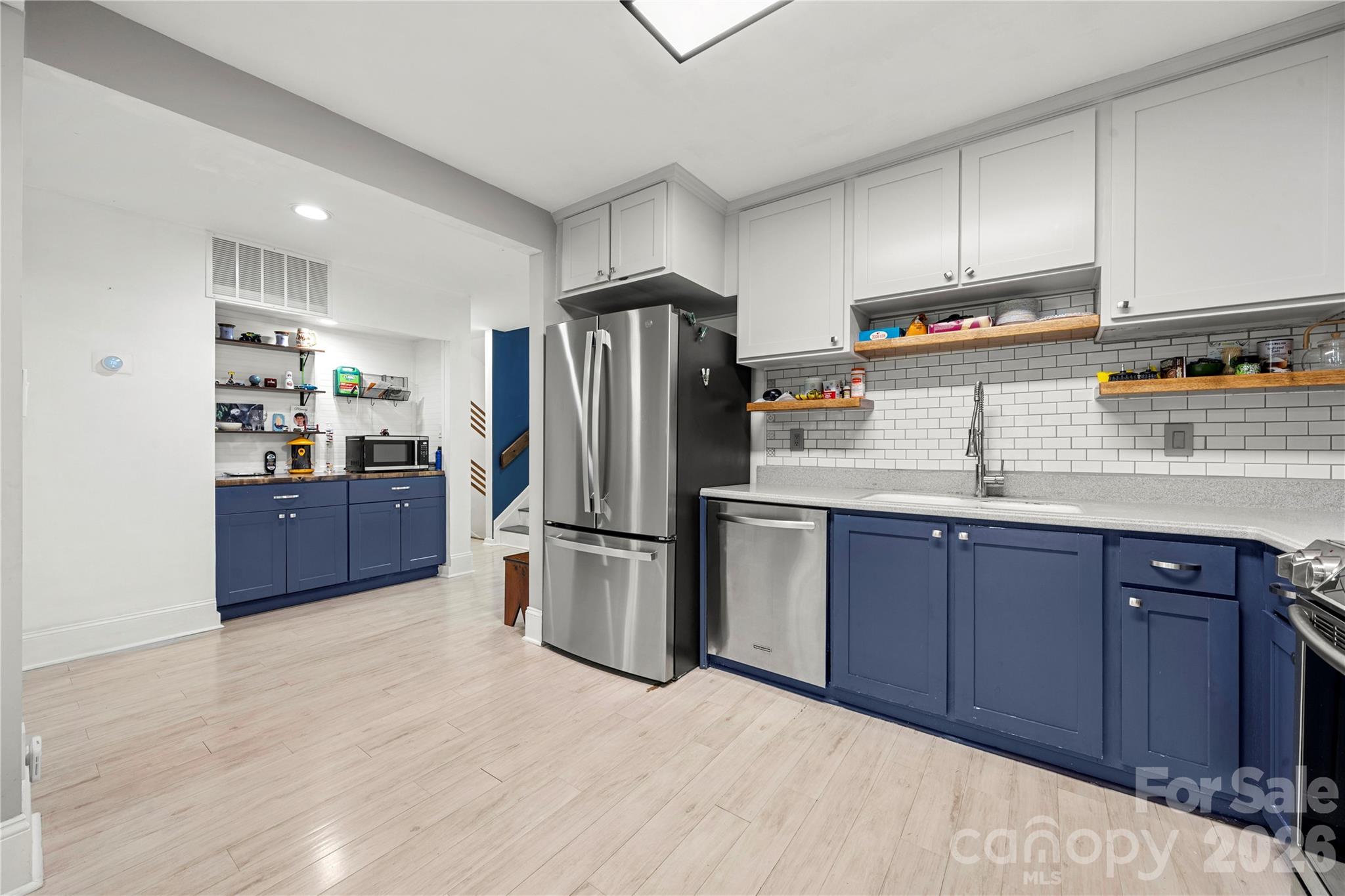222 Riverview Terrace Property Photo 6