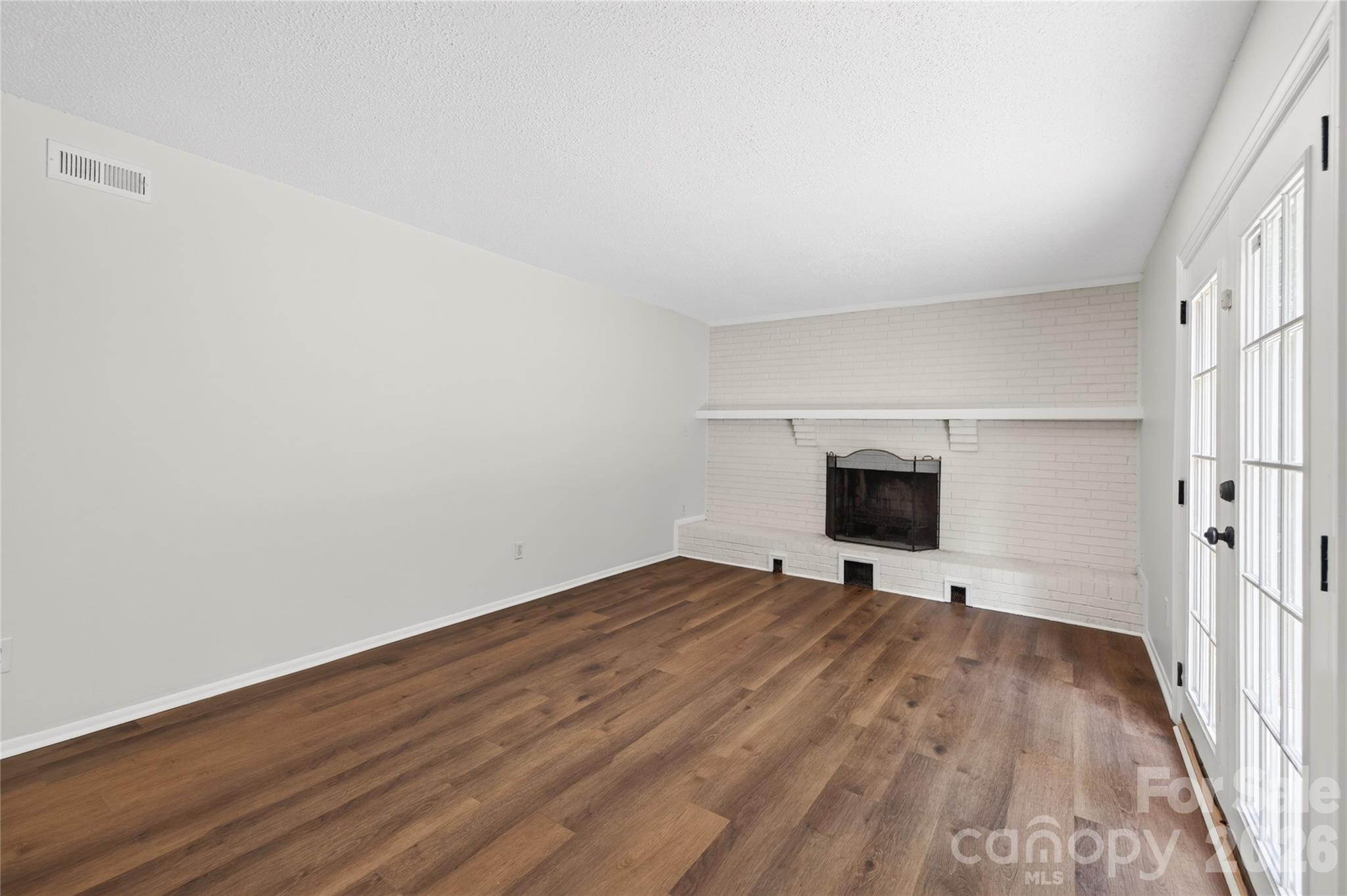 9524 Robert Burns Court Property Photo 3