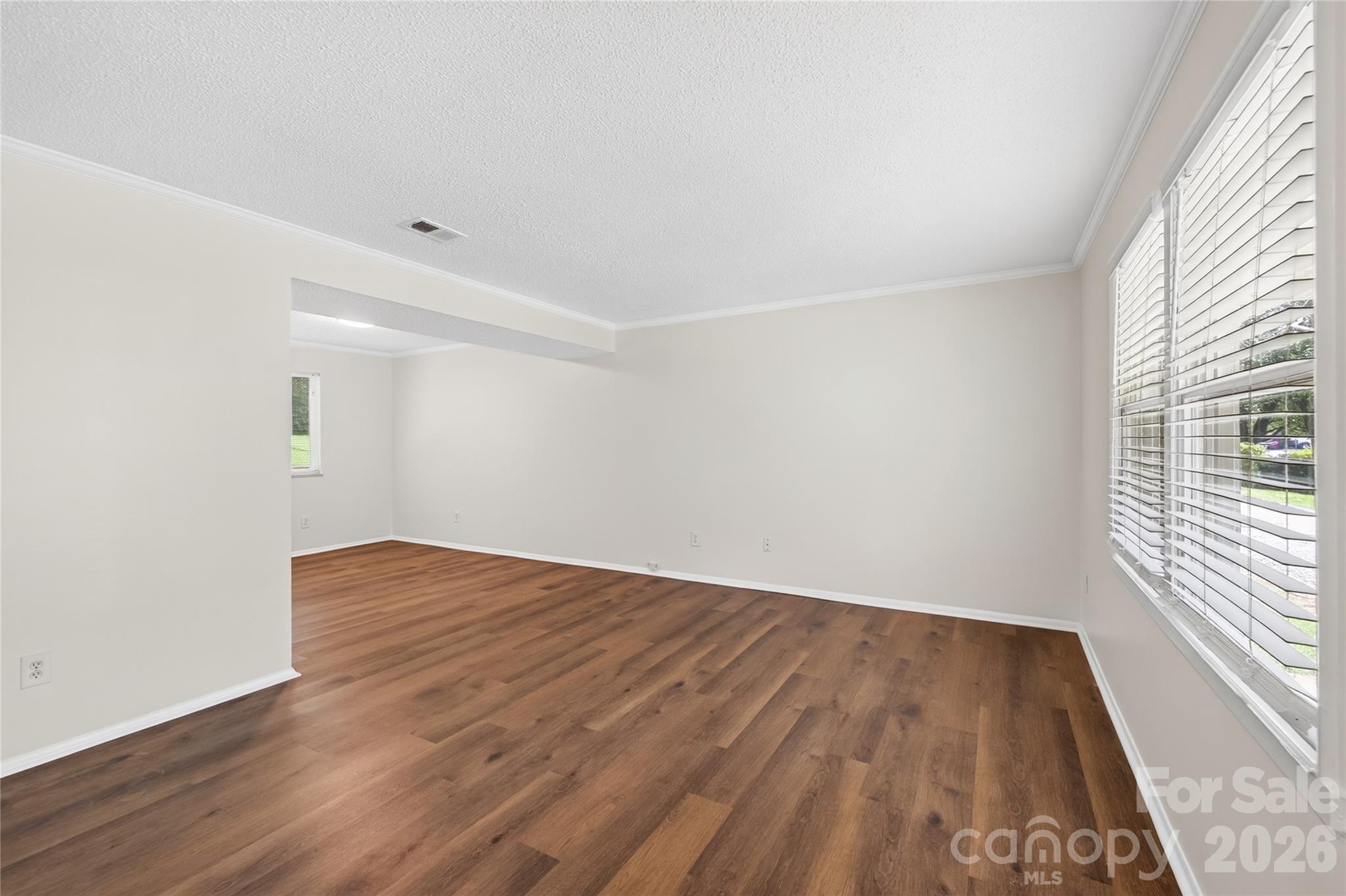 9524 Robert Burns Court Property Photo 8