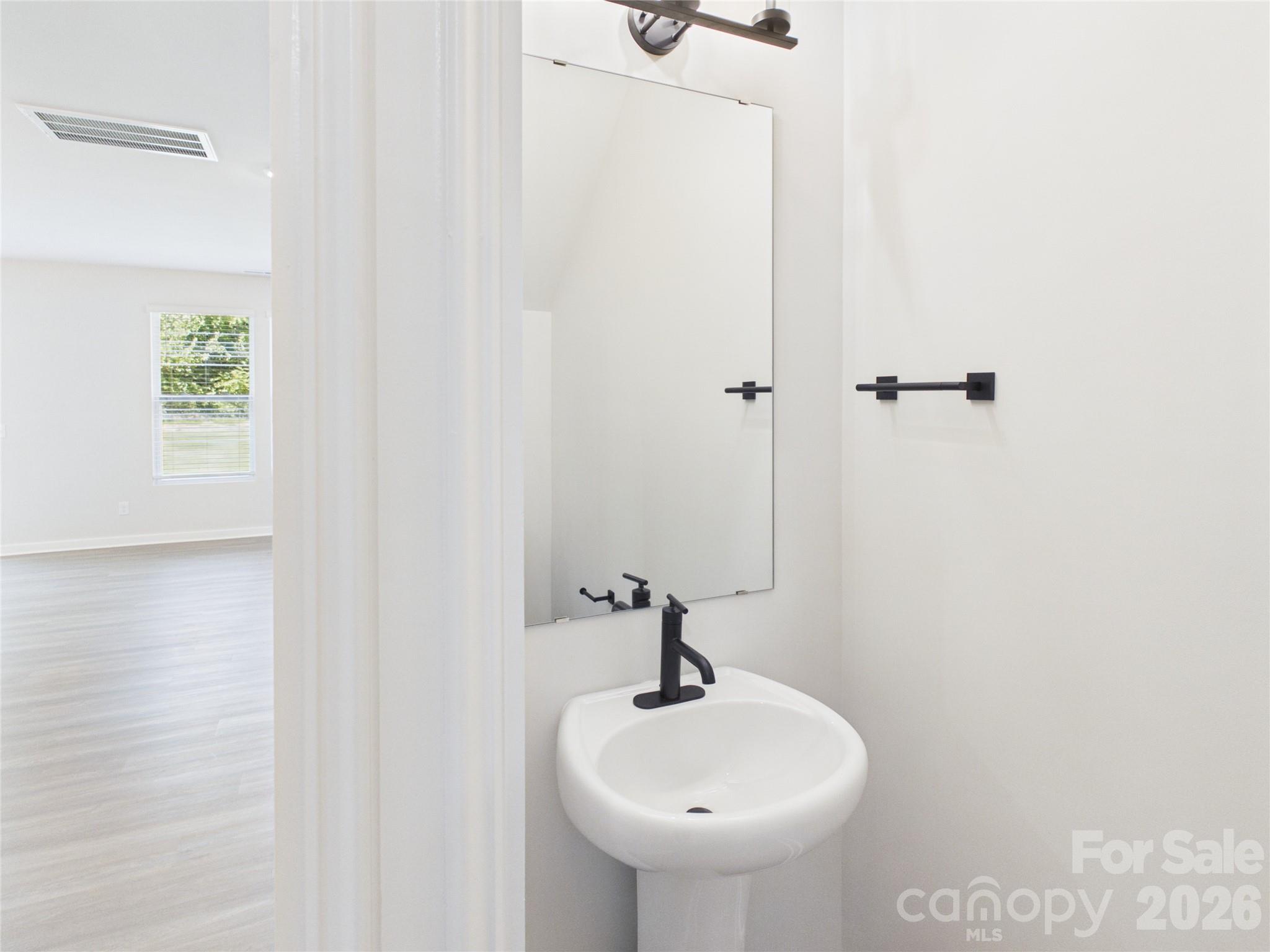 105 N Dilling Street 05 Property Photo 21