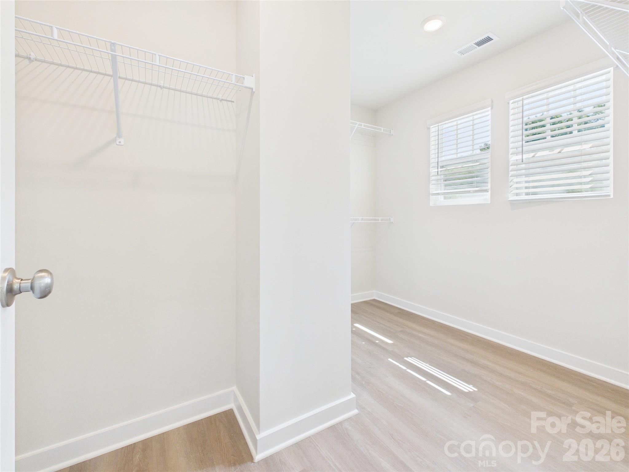 105 N Dilling Street 05 Property Photo 25
