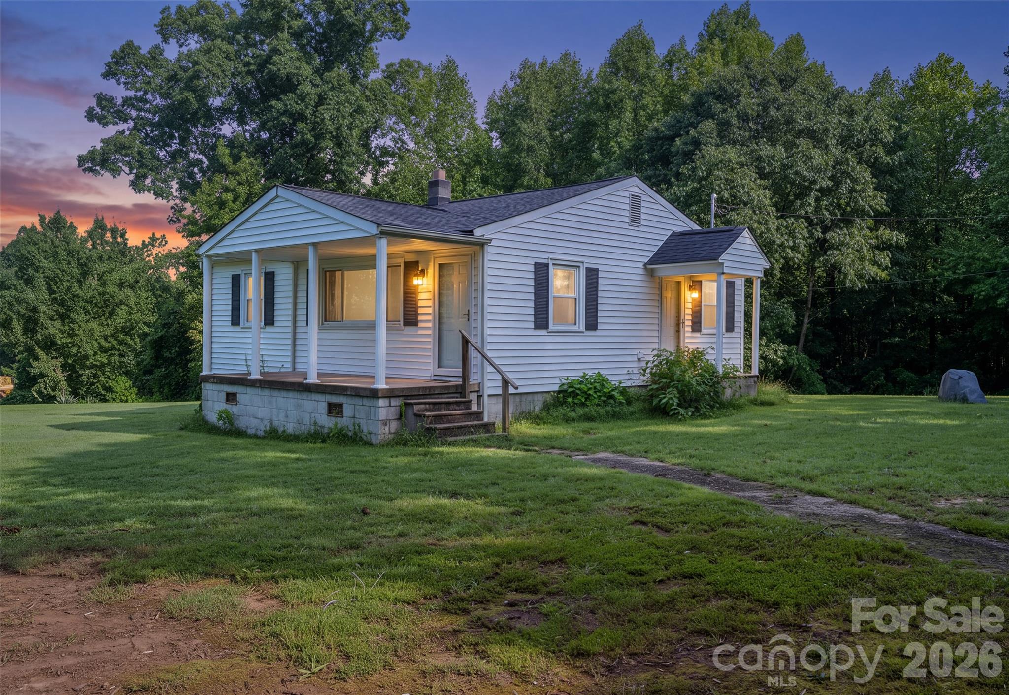 614 W Westview Street Property Photo 1