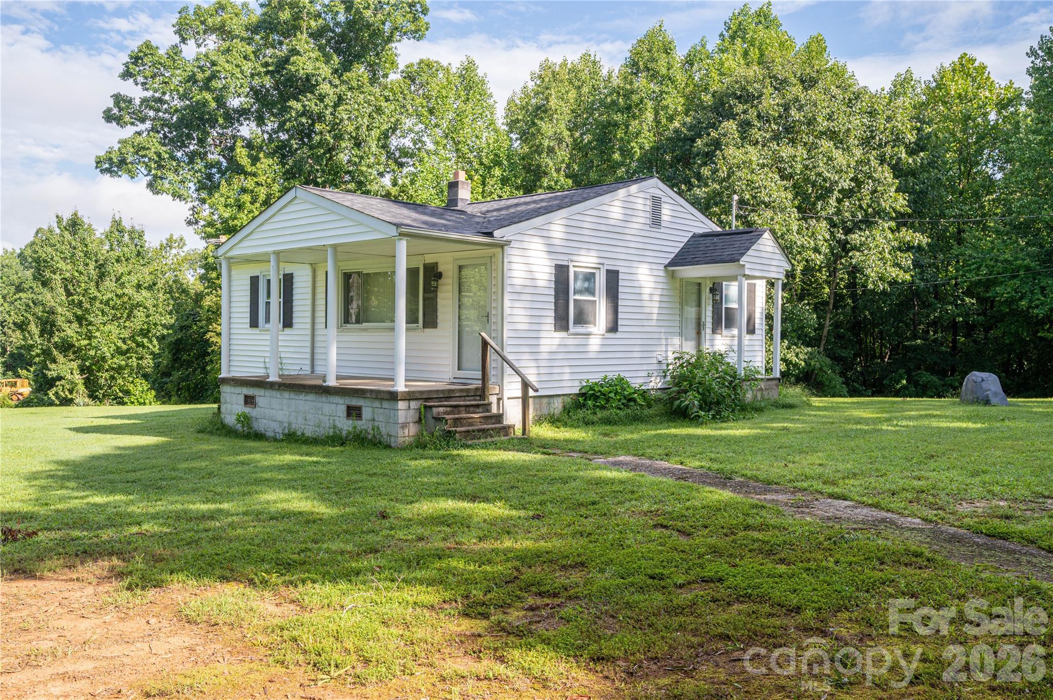 614 W Westview Street Property Photo 2