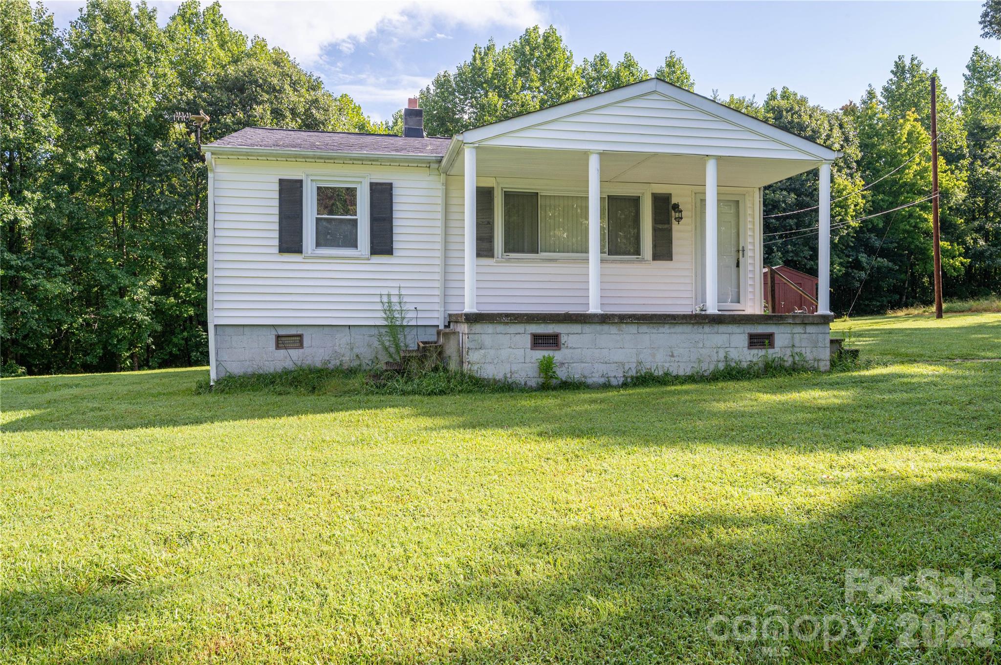 614 W Westview Street Property Photo 4
