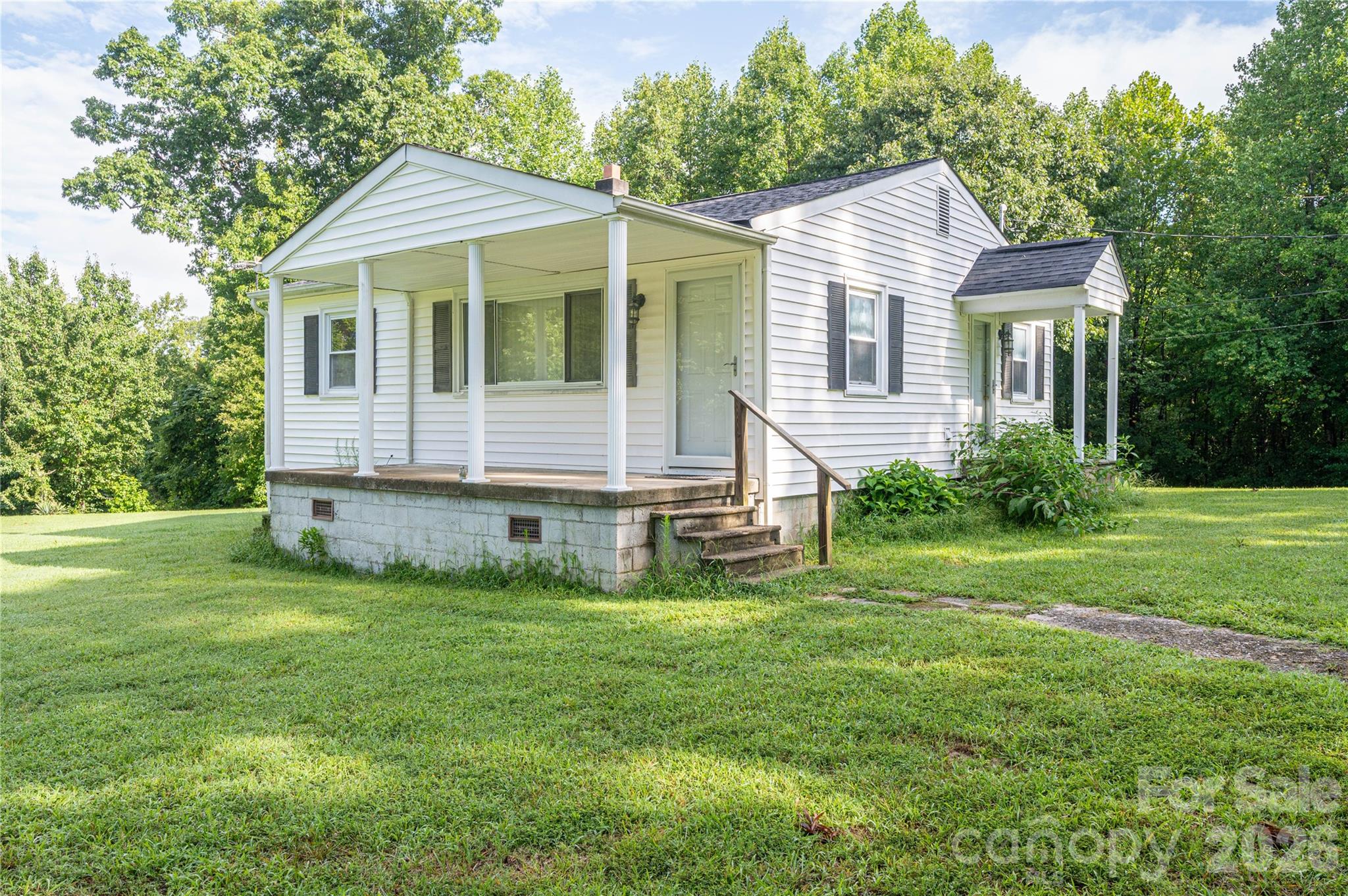 614 W Westview Street Property Photo 6