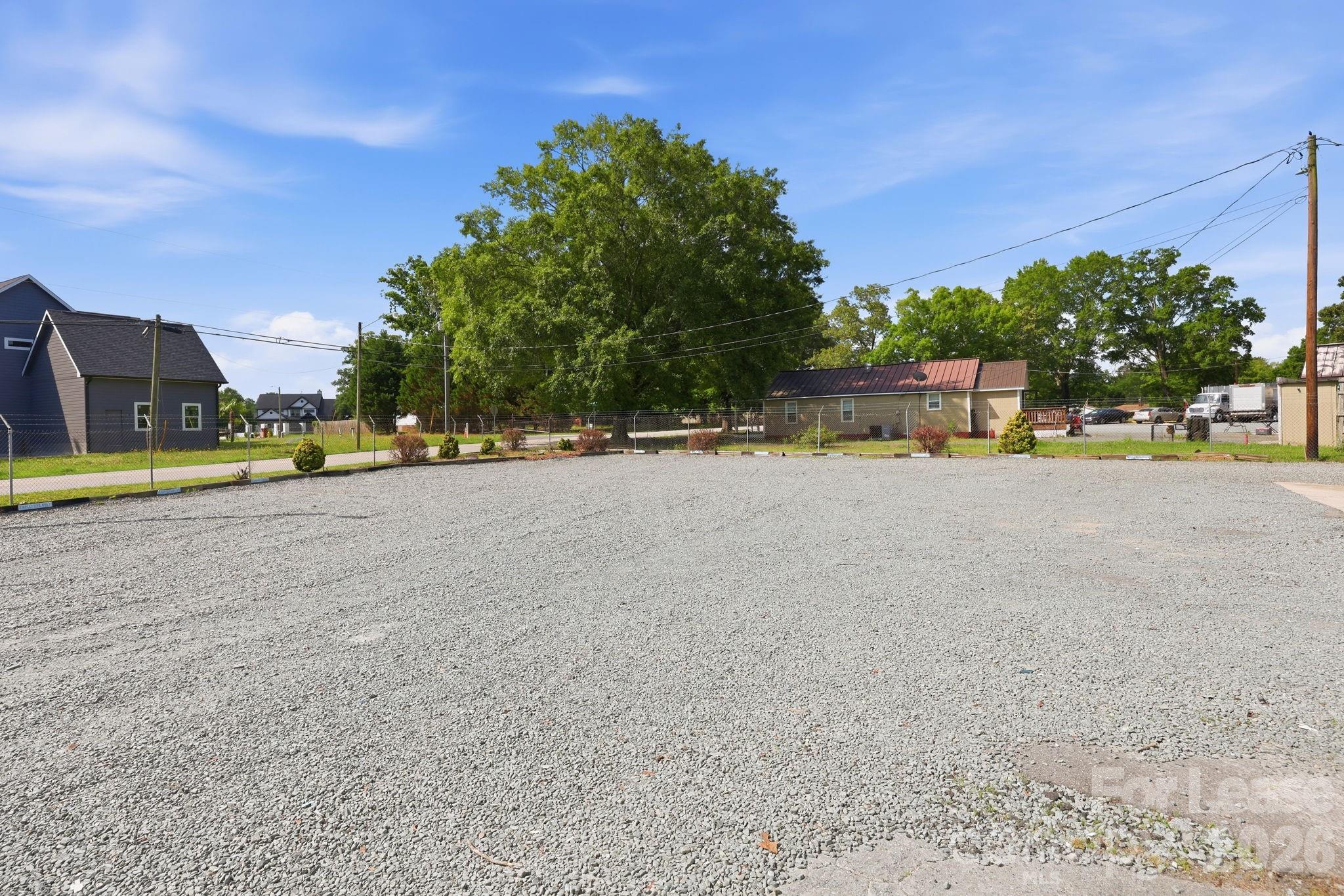 1819 John Moore Road Property Photo 23