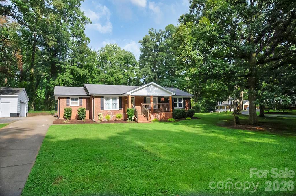 602 Holly Circle Property Photo 3
