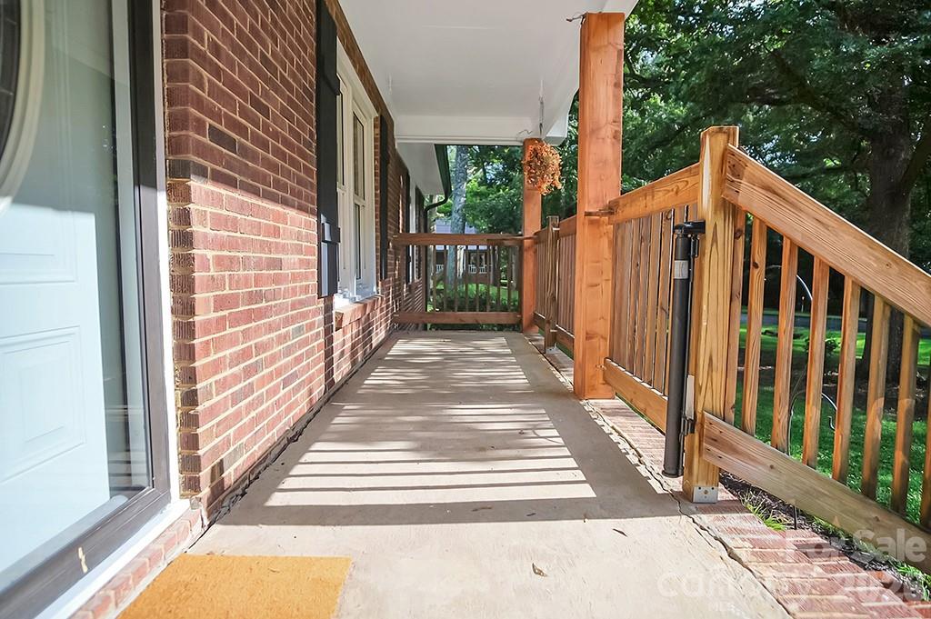 602 Holly Circle Property Photo 7