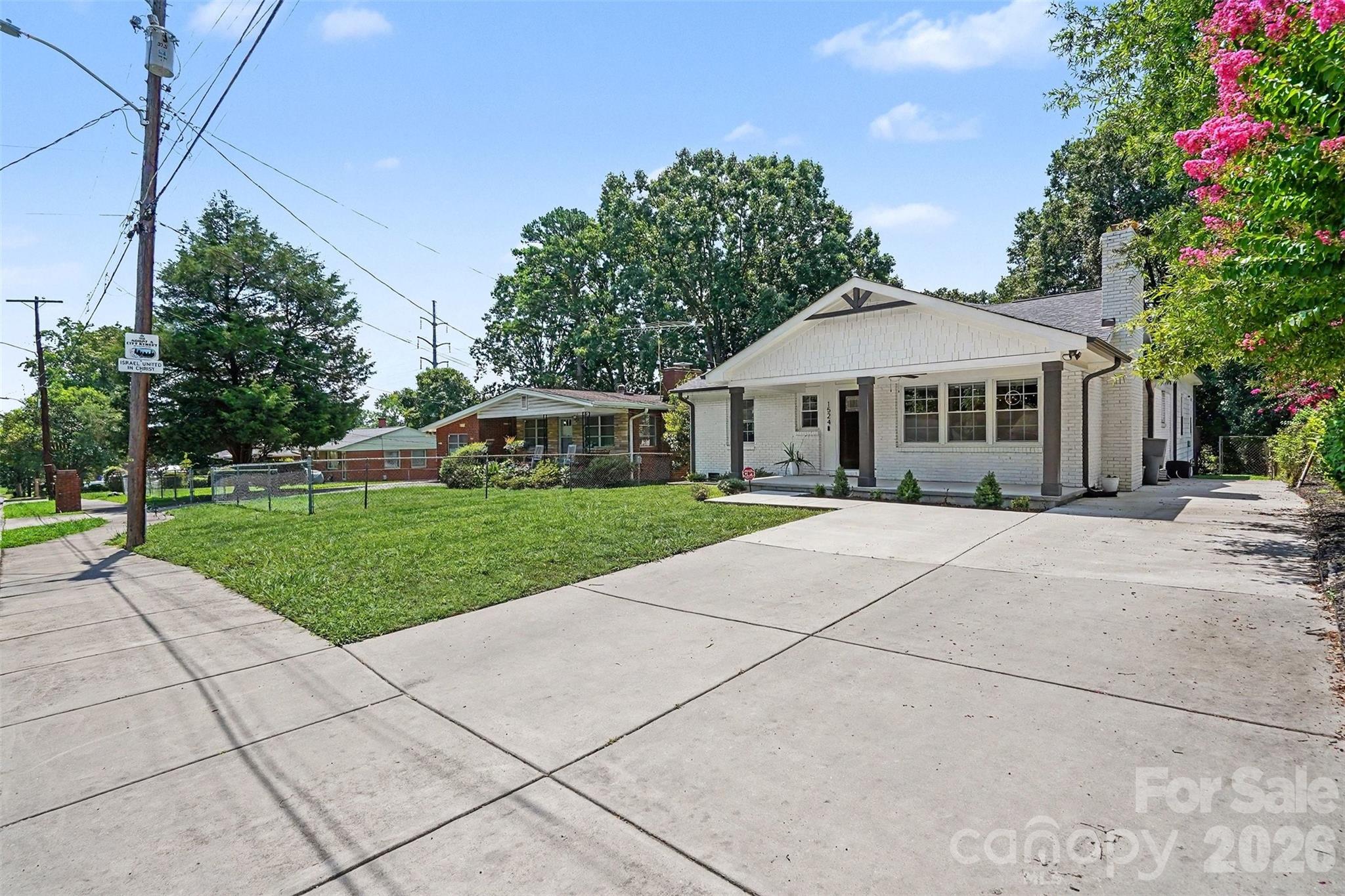 1524 Newcastle Street Property Photo 2