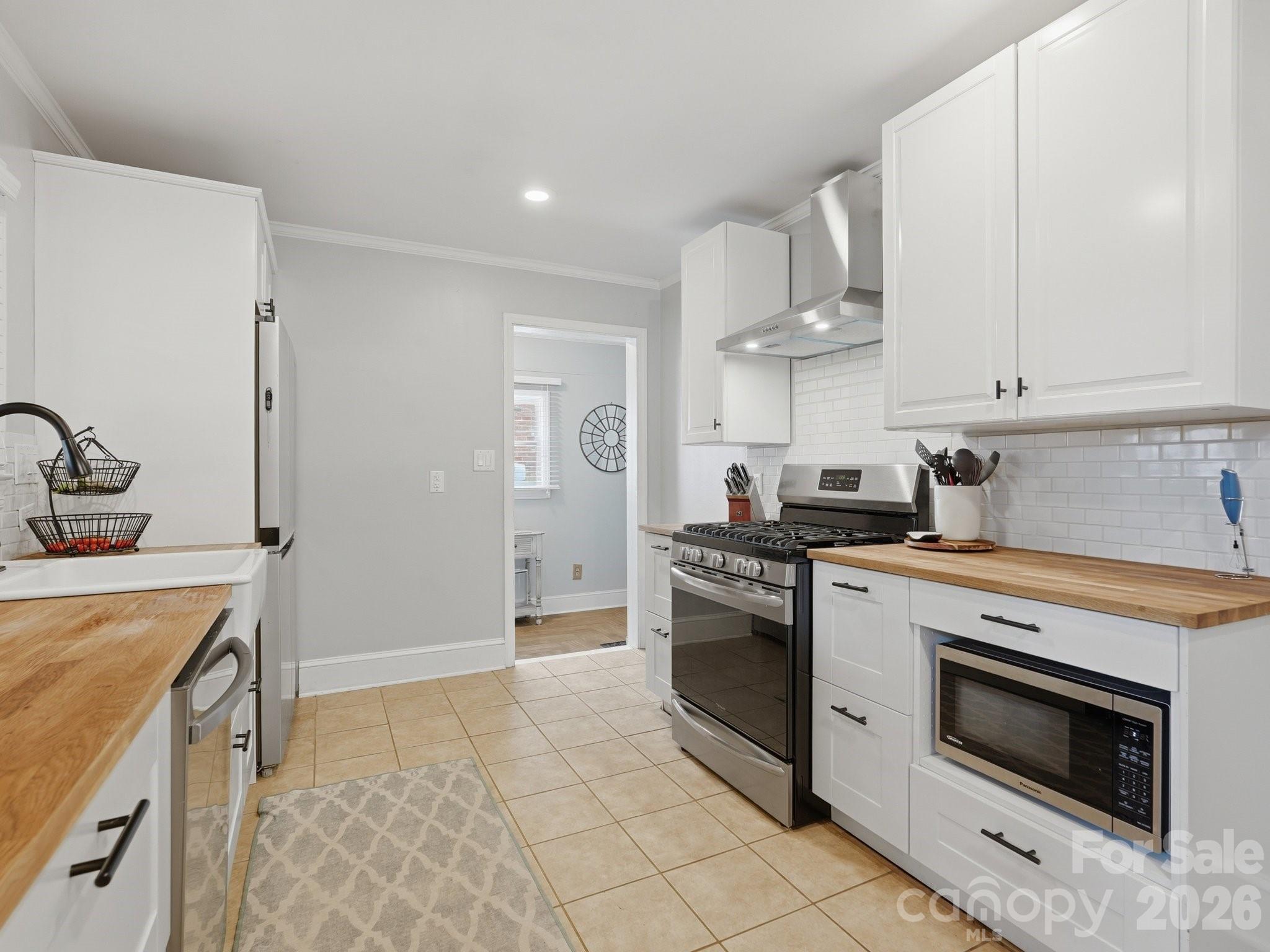 6238 Rosecrest Drive Property Photo 11