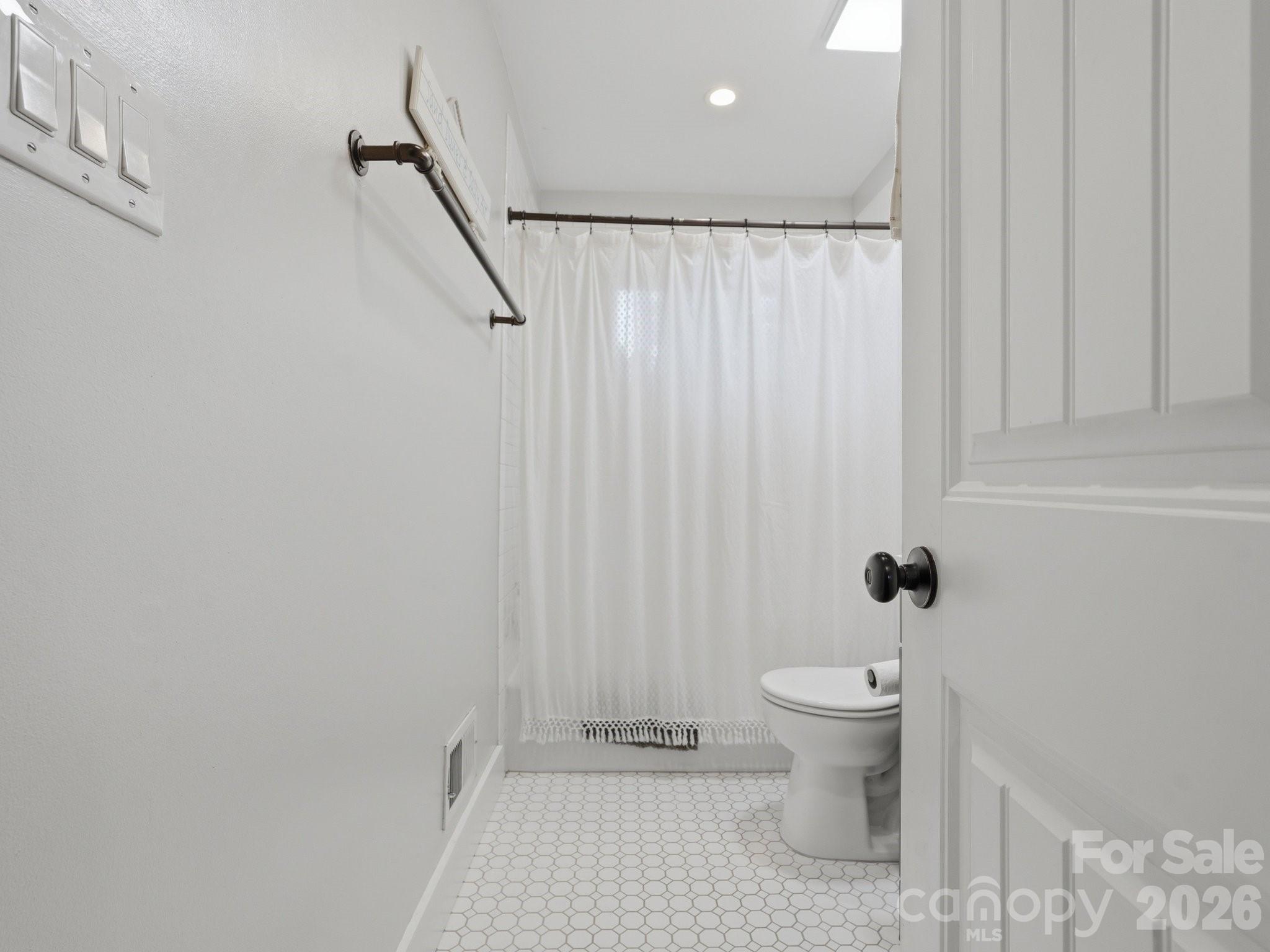 6238 Rosecrest Drive Property Photo 17
